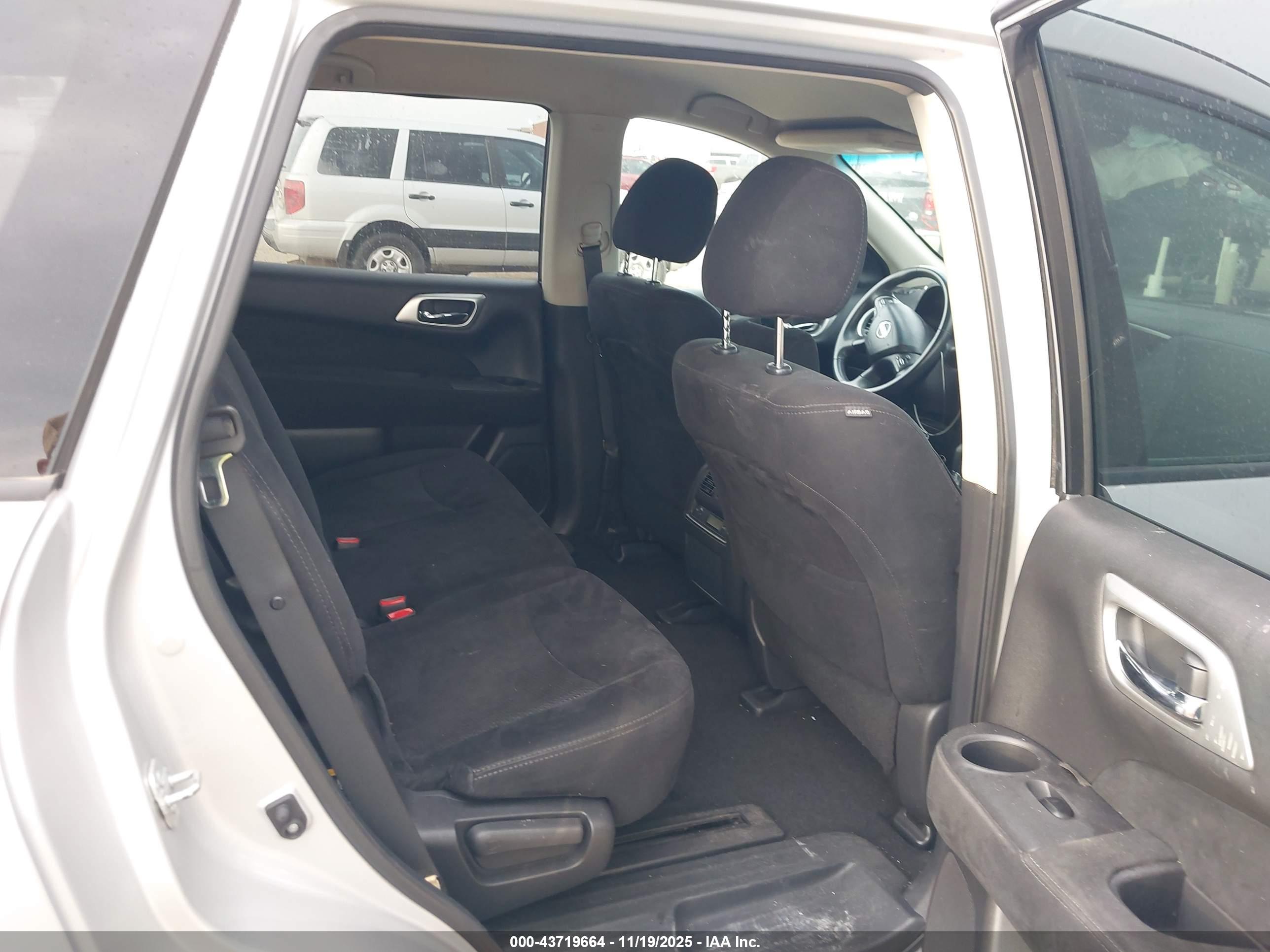 NISSAN PATHFINDER image 8