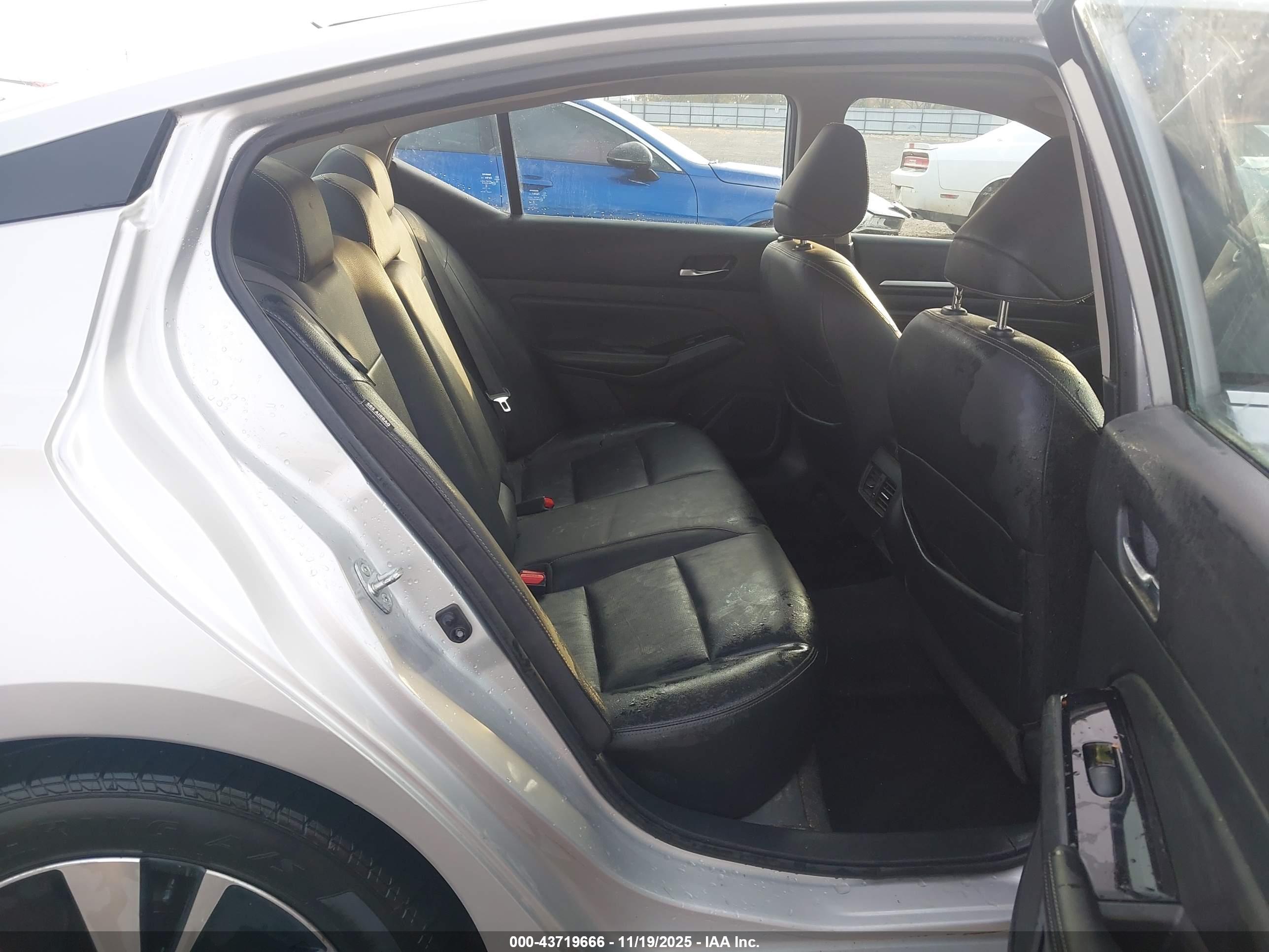 NISSAN ALTIMA image 8