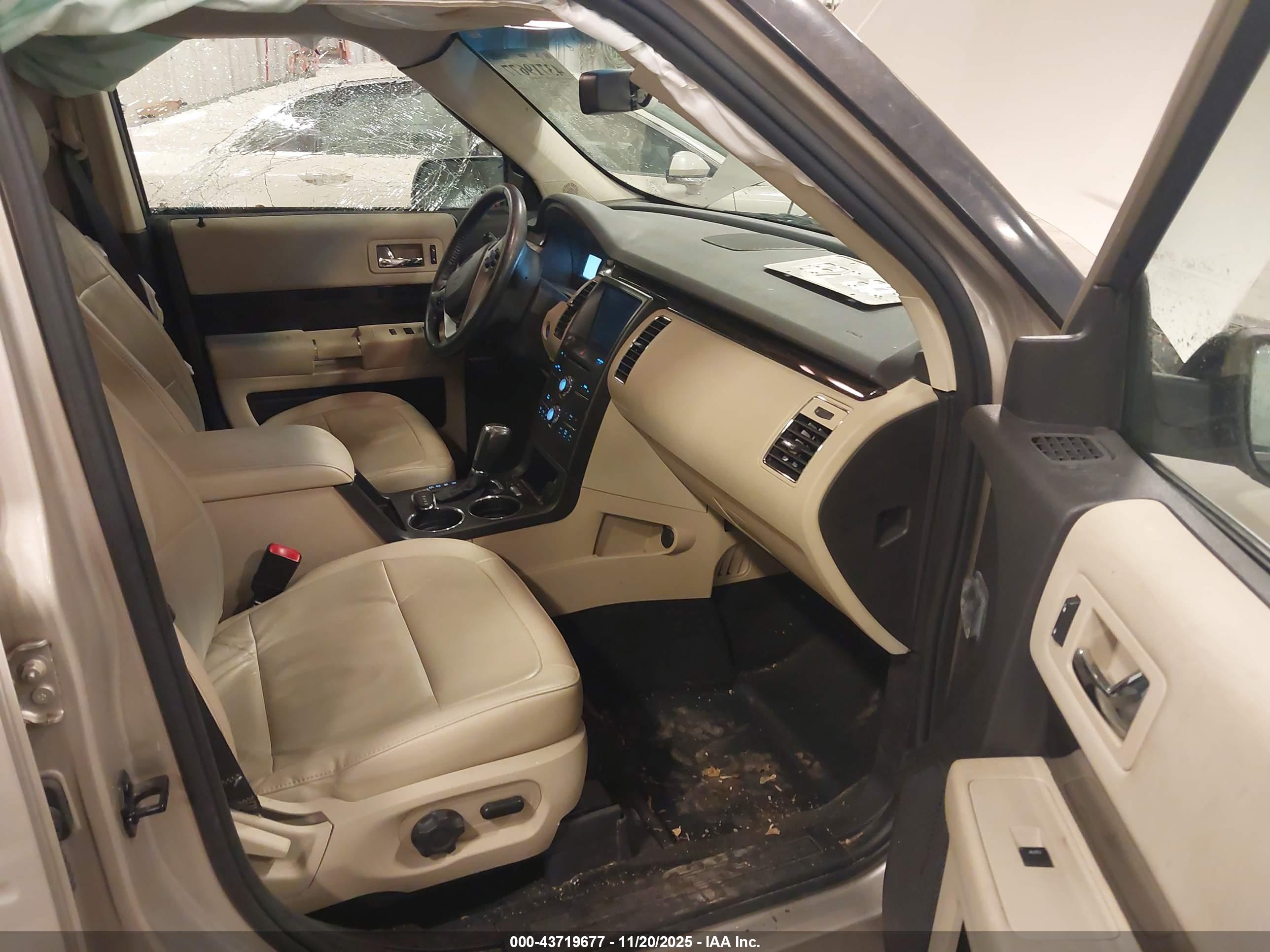 FORD FLEX image 5