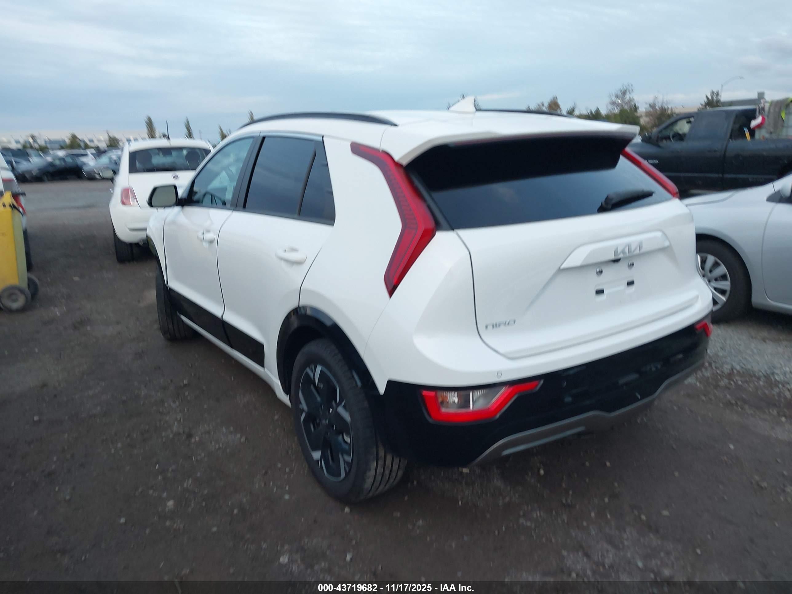 KIA NIRO image 3