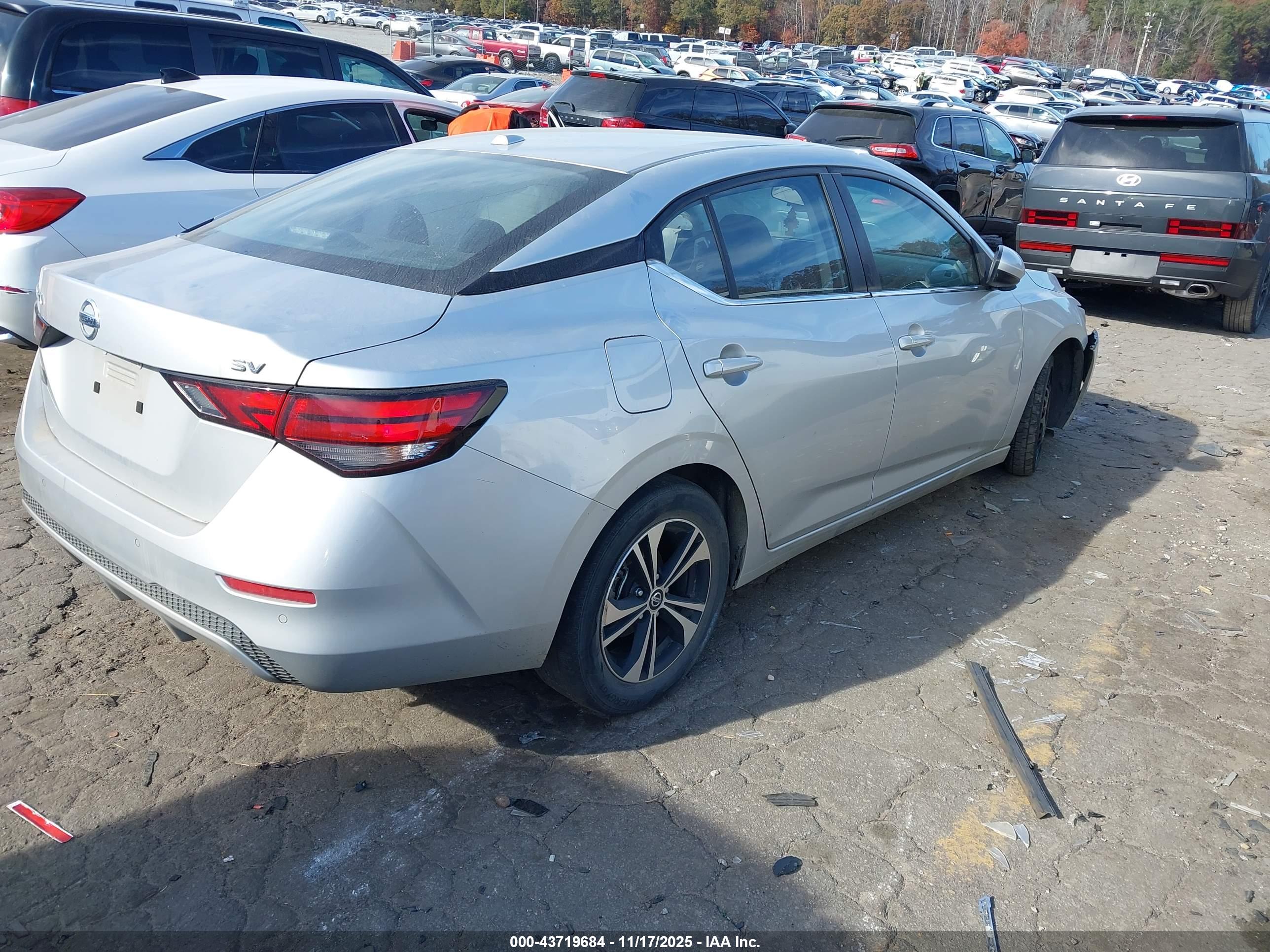 NISSAN SENTRA image 4