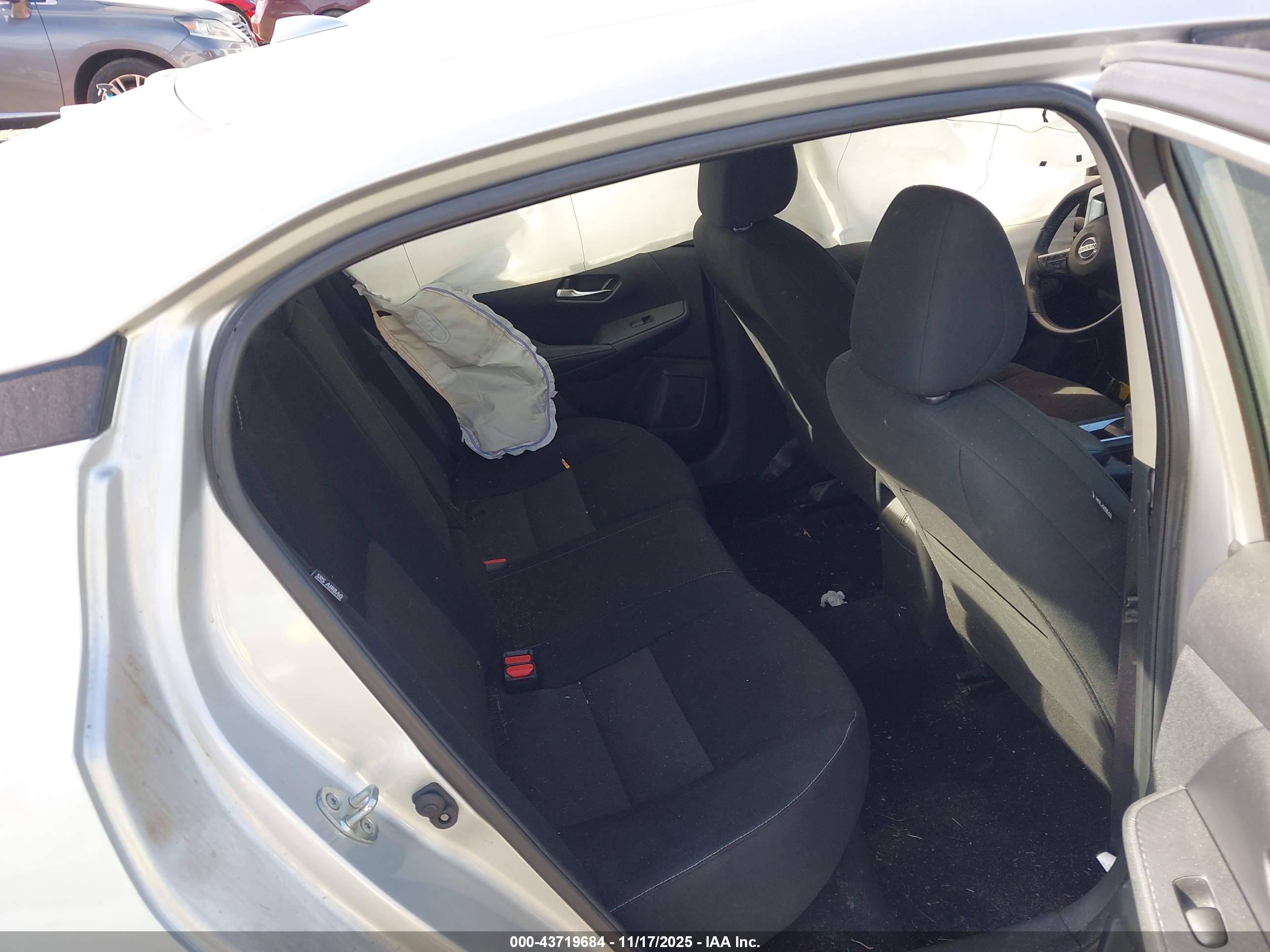 NISSAN SENTRA image 8