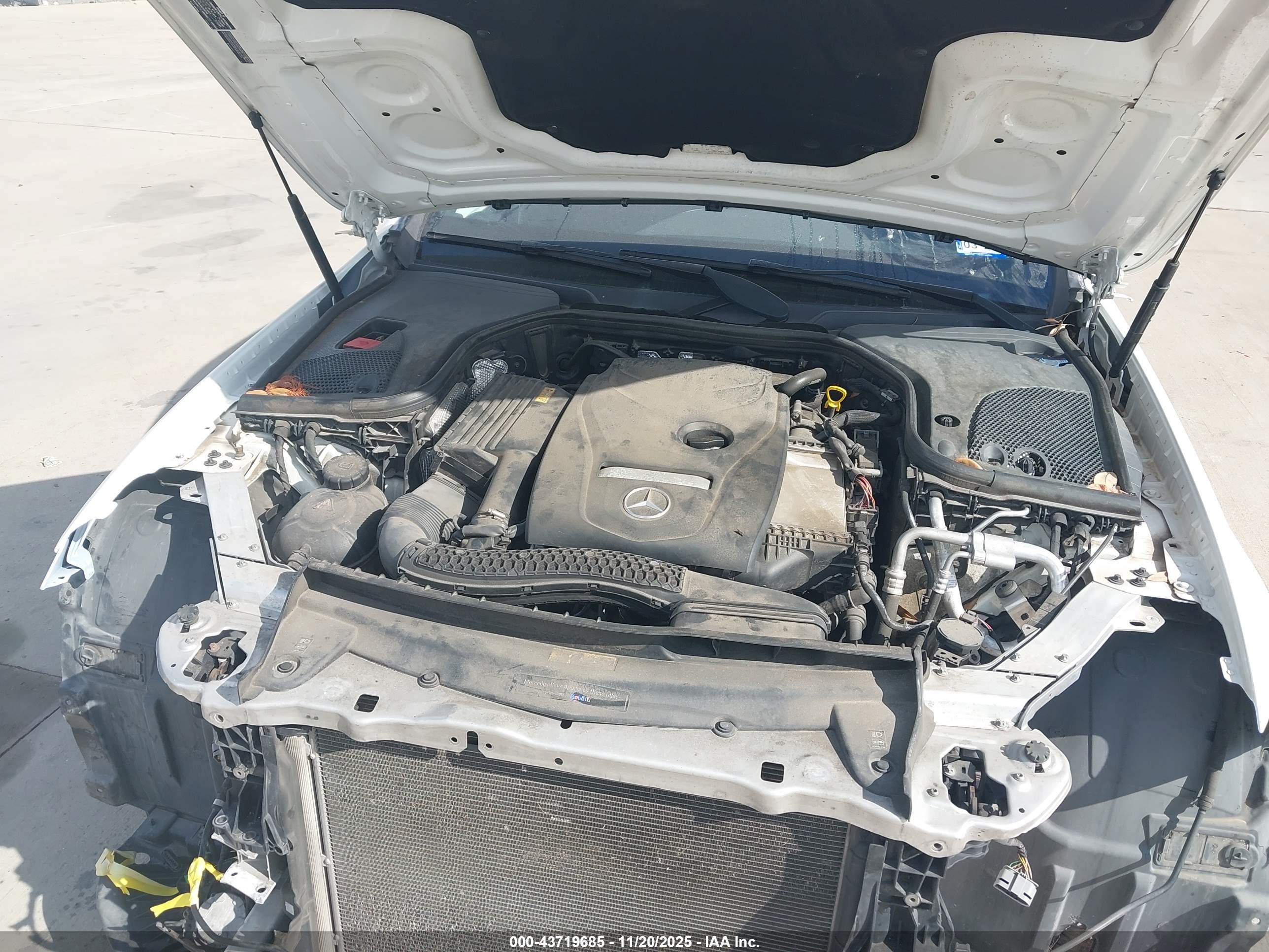 MERCEDES-BENZ E image 10