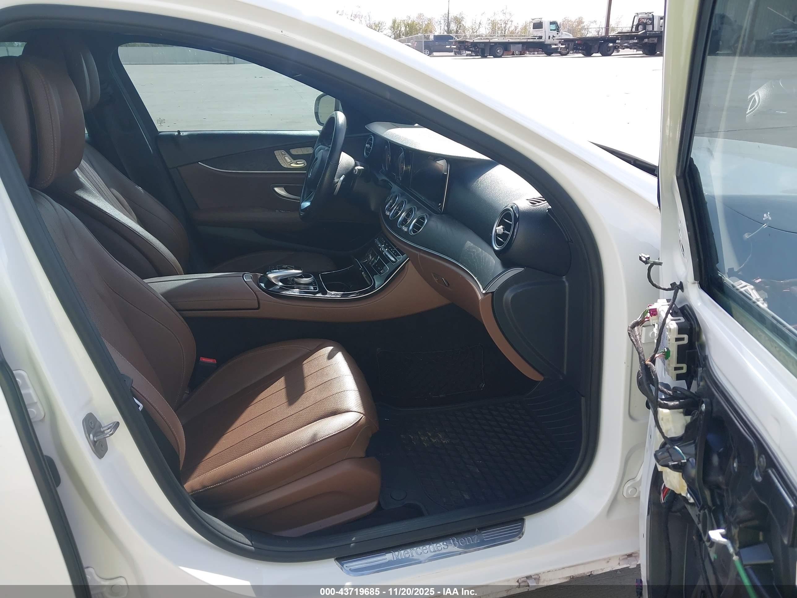 MERCEDES-BENZ E image 5