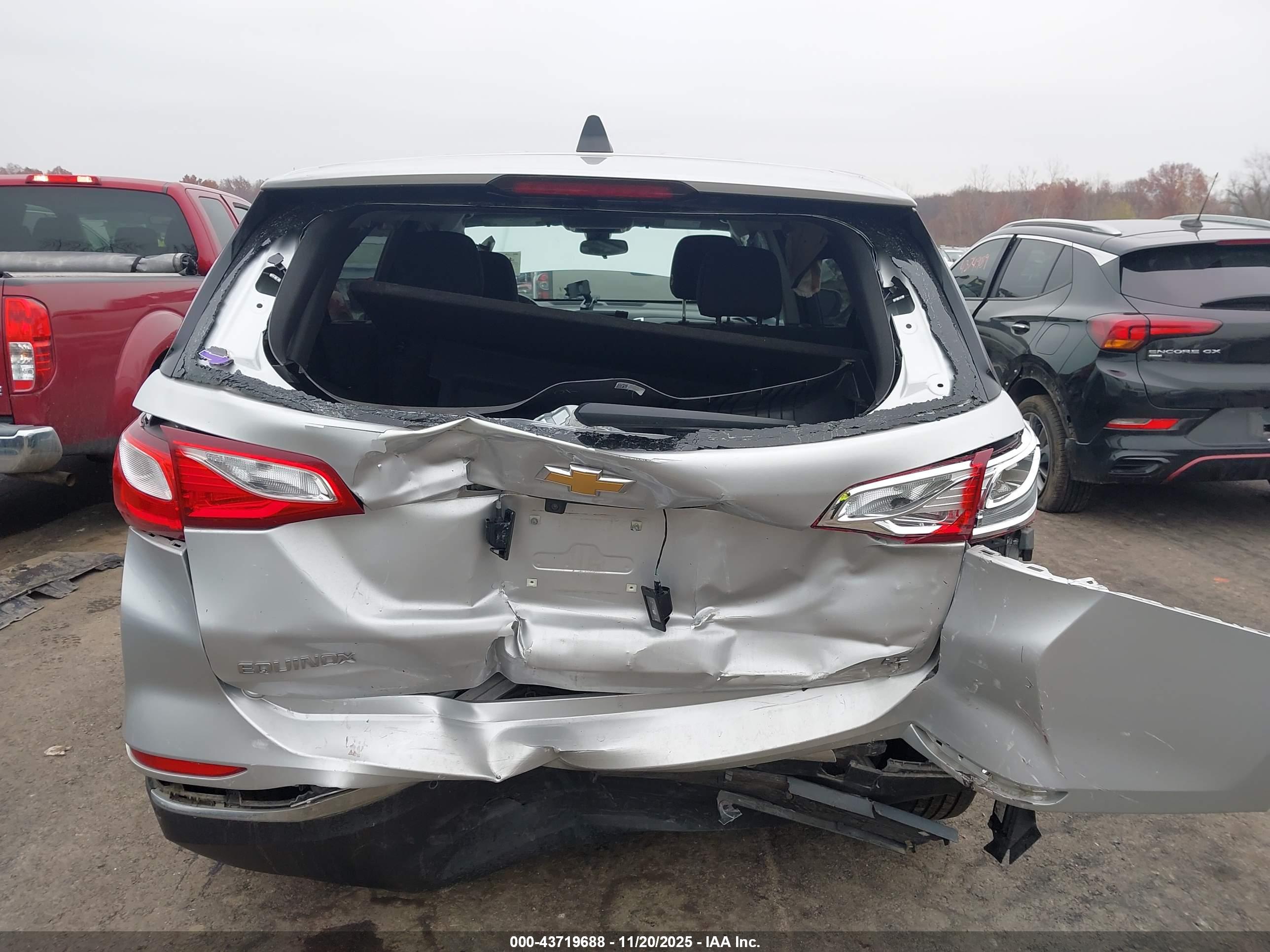 CHEVROLET EQUINOX image 6