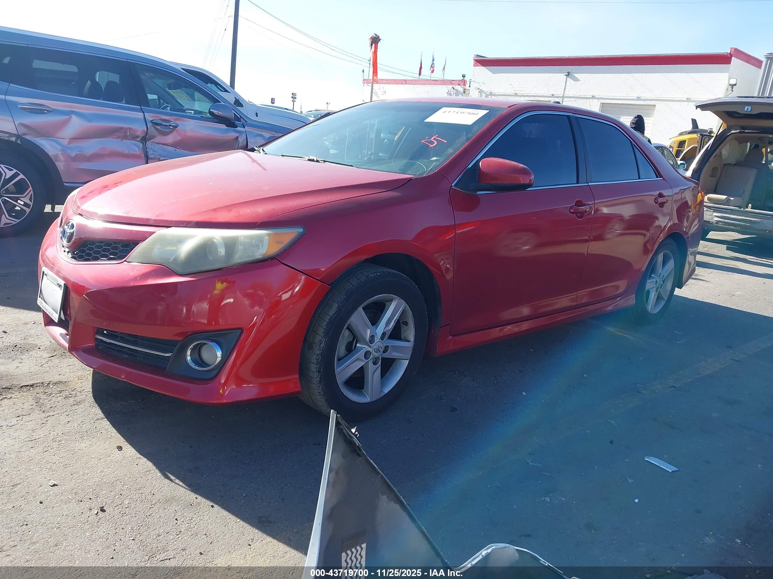 TOYOTA CAMRY image 2