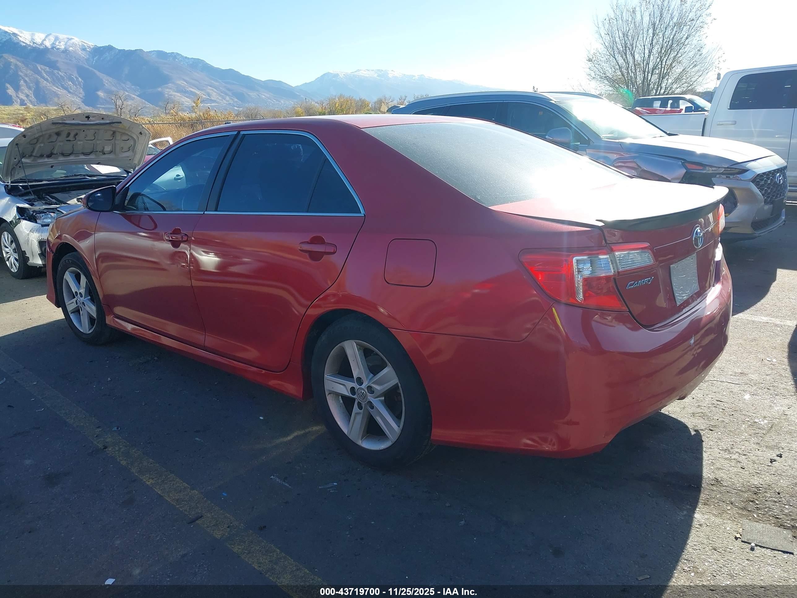 TOYOTA CAMRY image 3