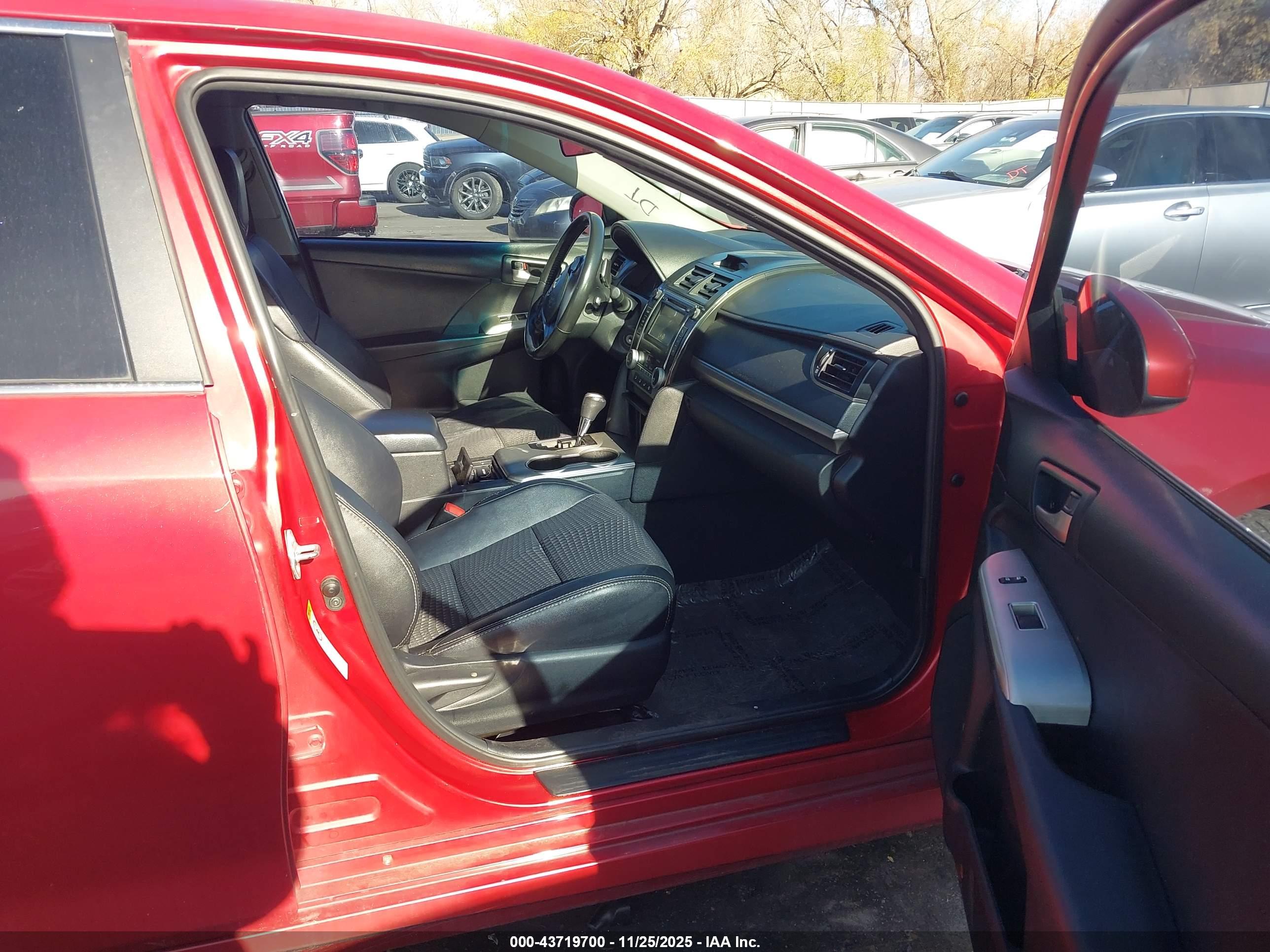 TOYOTA CAMRY image 5