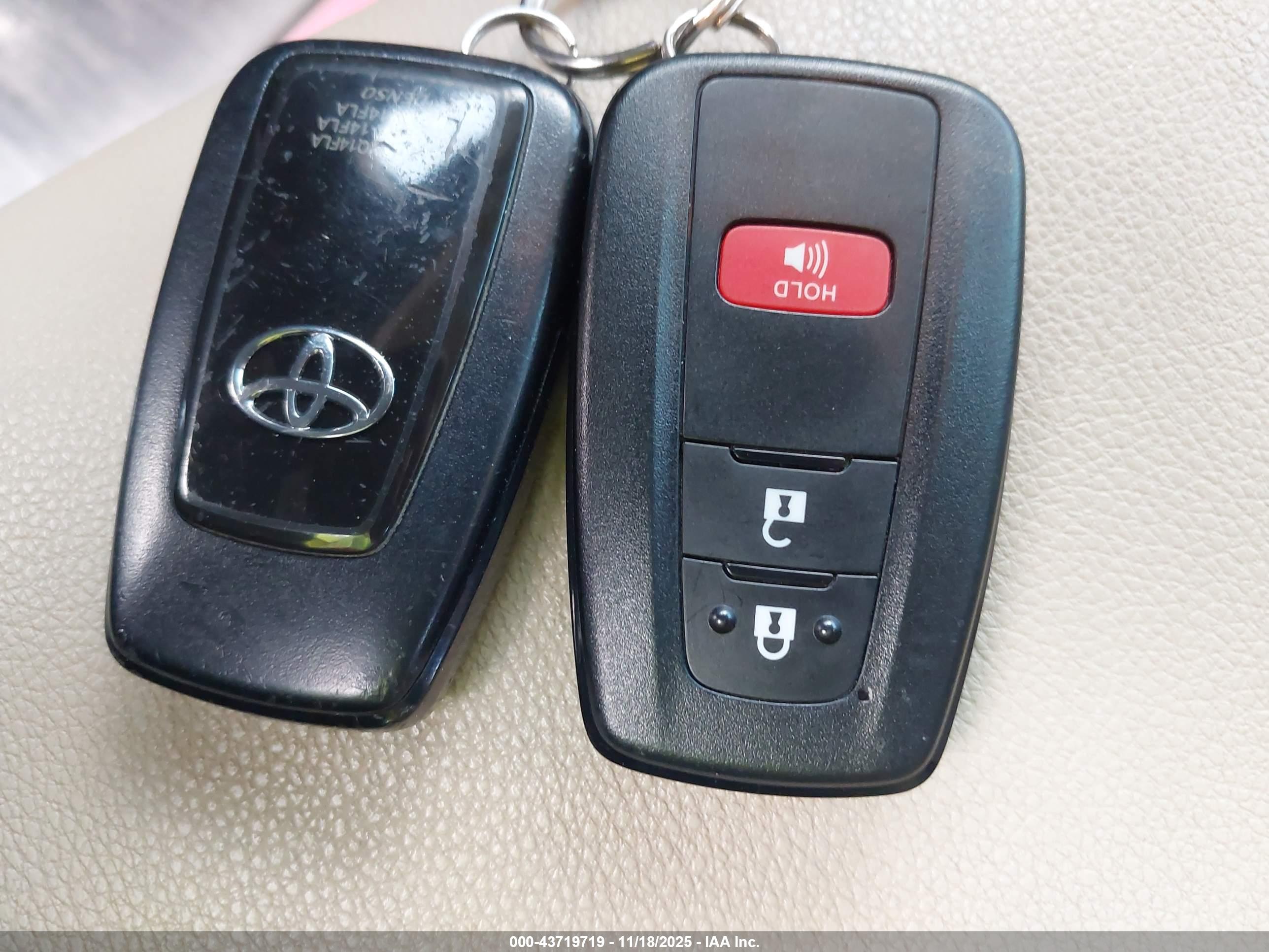 TOYOTA 4RUNNER image 11