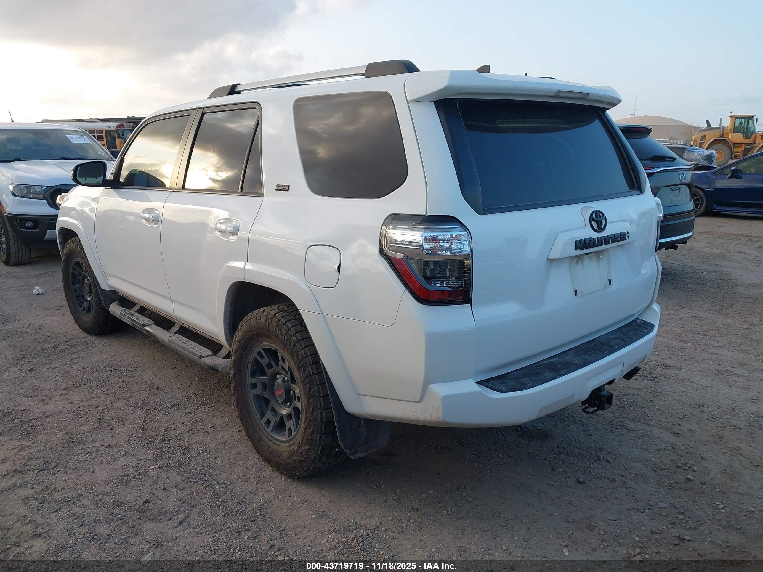 TOYOTA 4RUNNER image 3