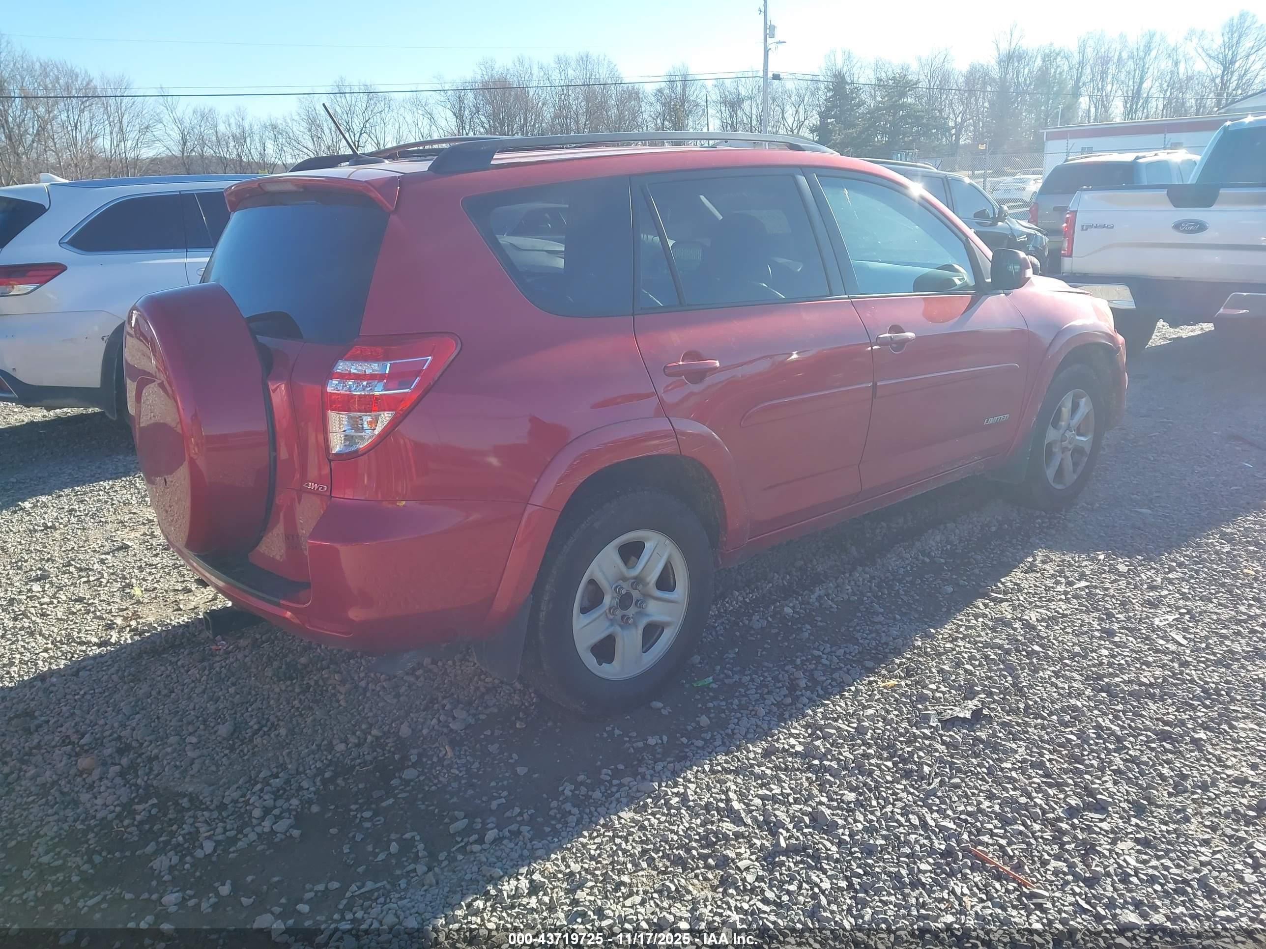 TOYOTA RAV4 image 4