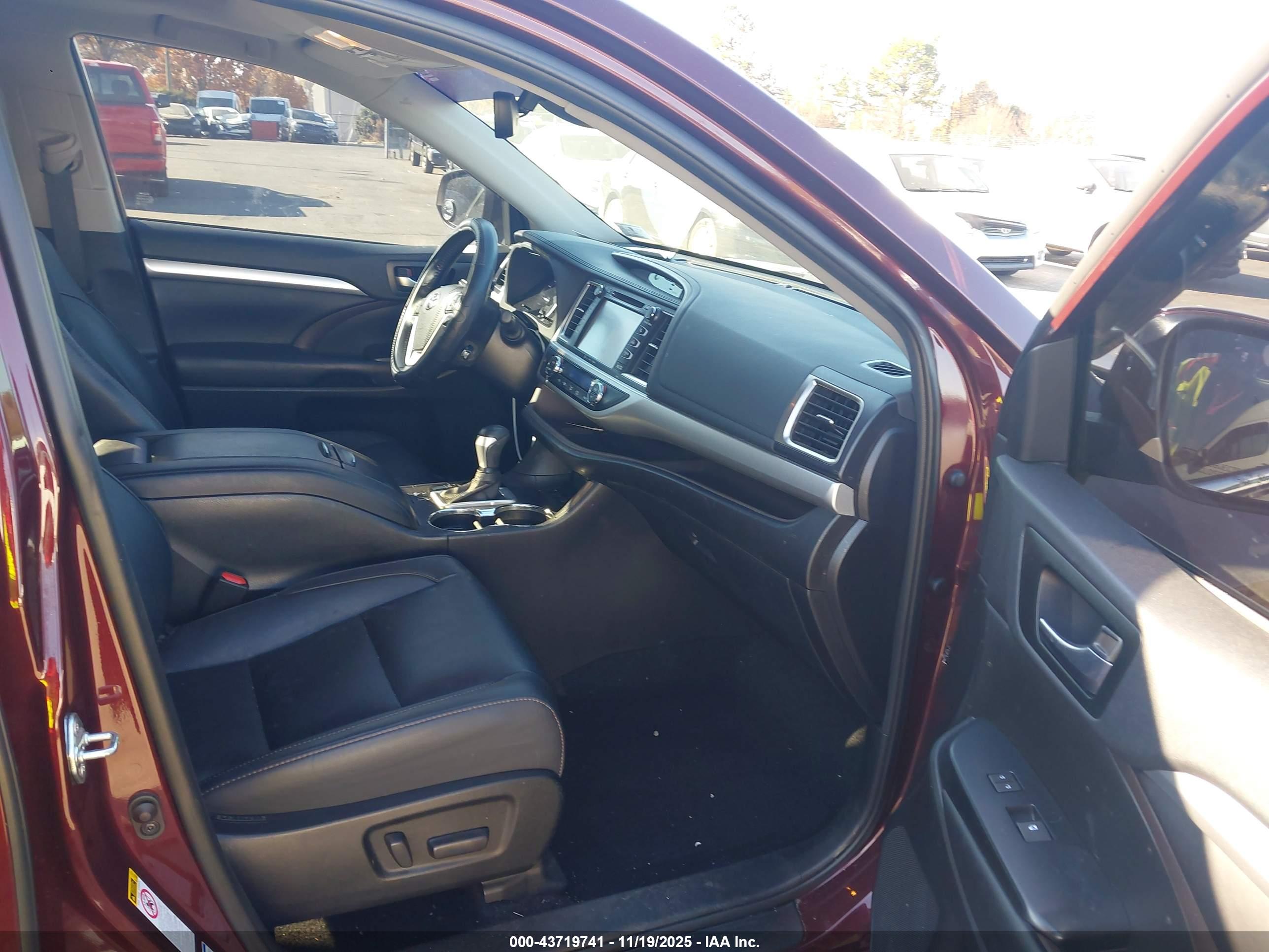 TOYOTA HIGHLANDER image 5