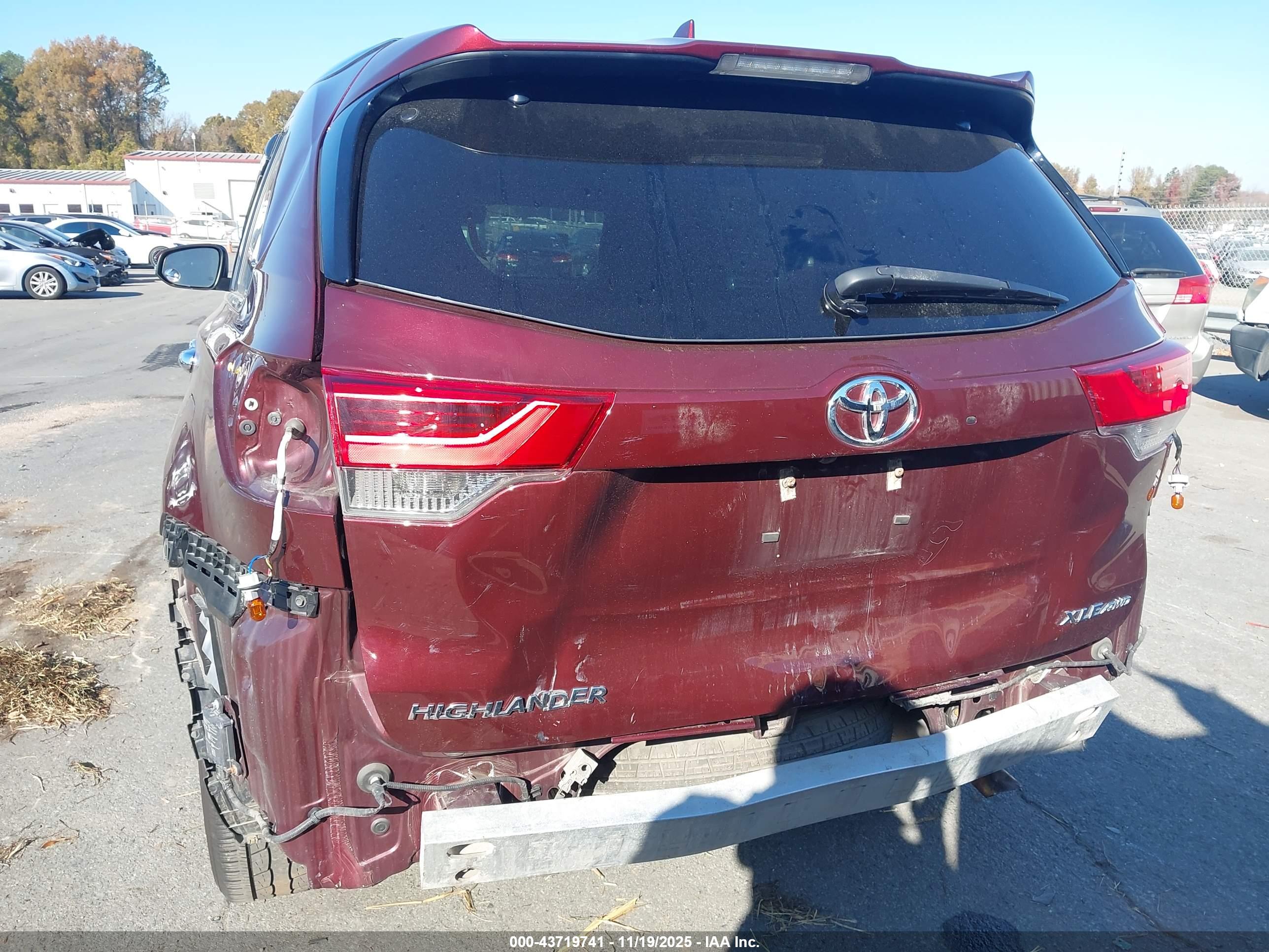 TOYOTA HIGHLANDER image 6