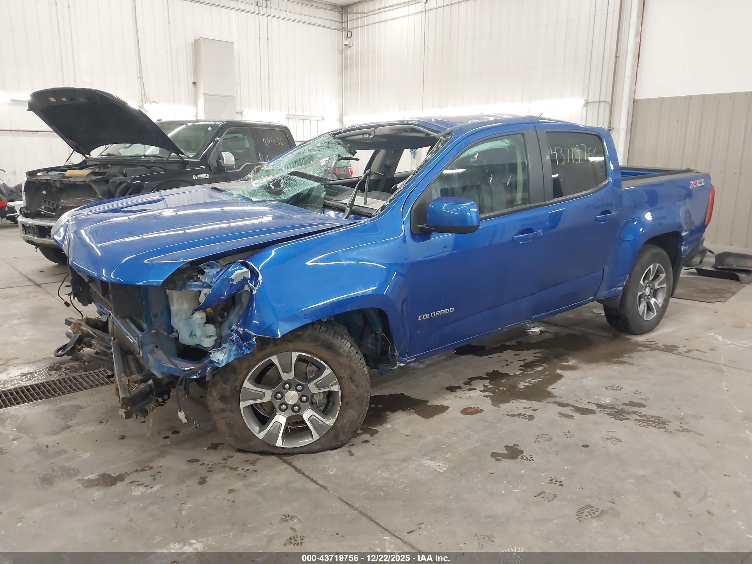 CHEVROLET COLORADO image 2