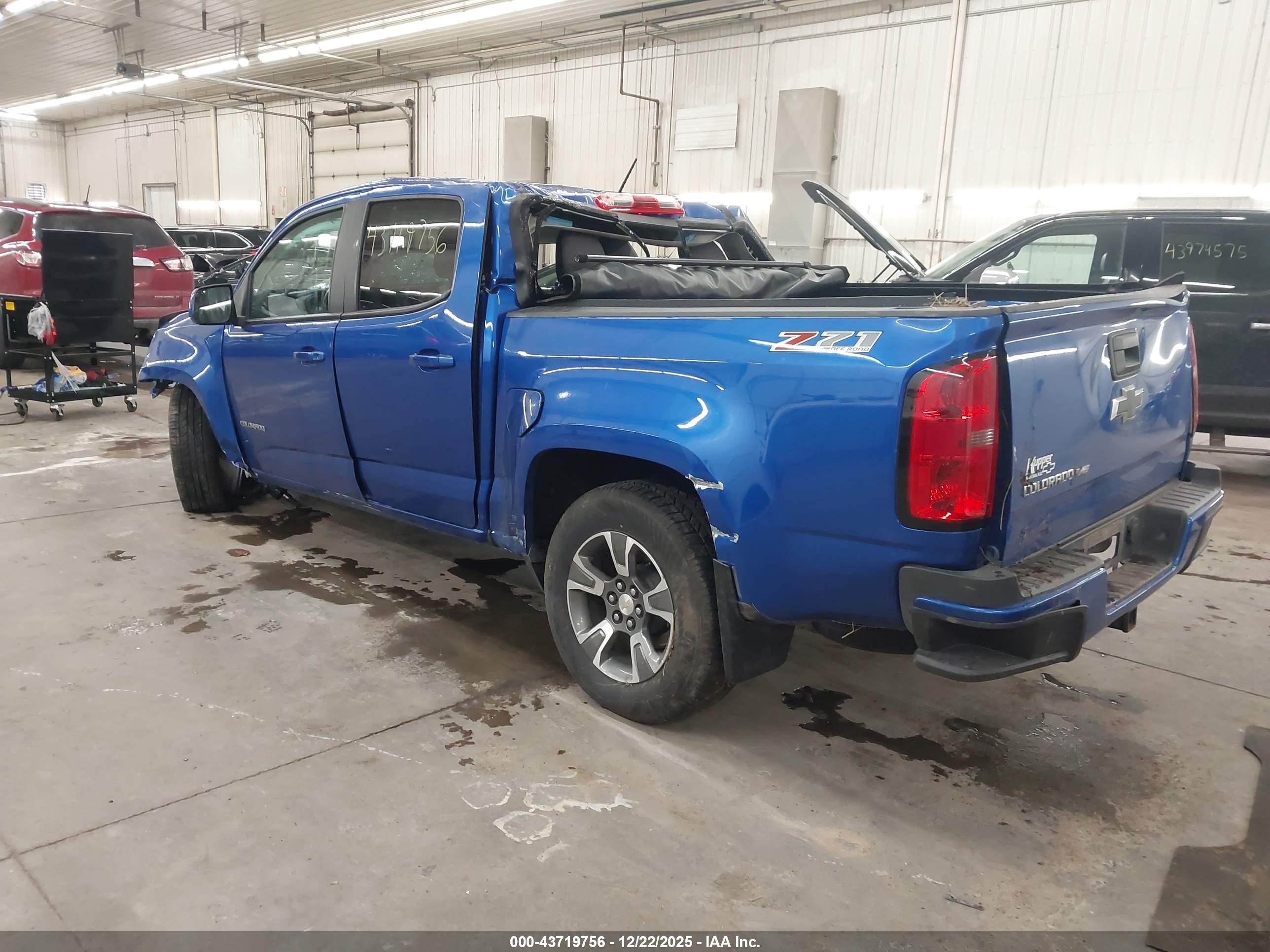 CHEVROLET COLORADO image 3