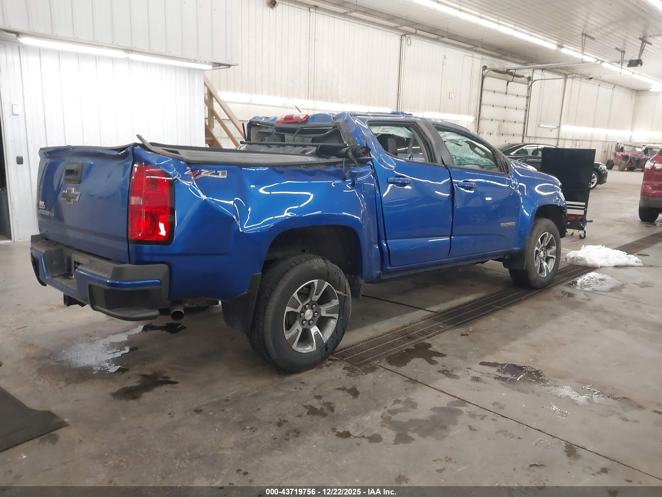 CHEVROLET COLORADO image 4