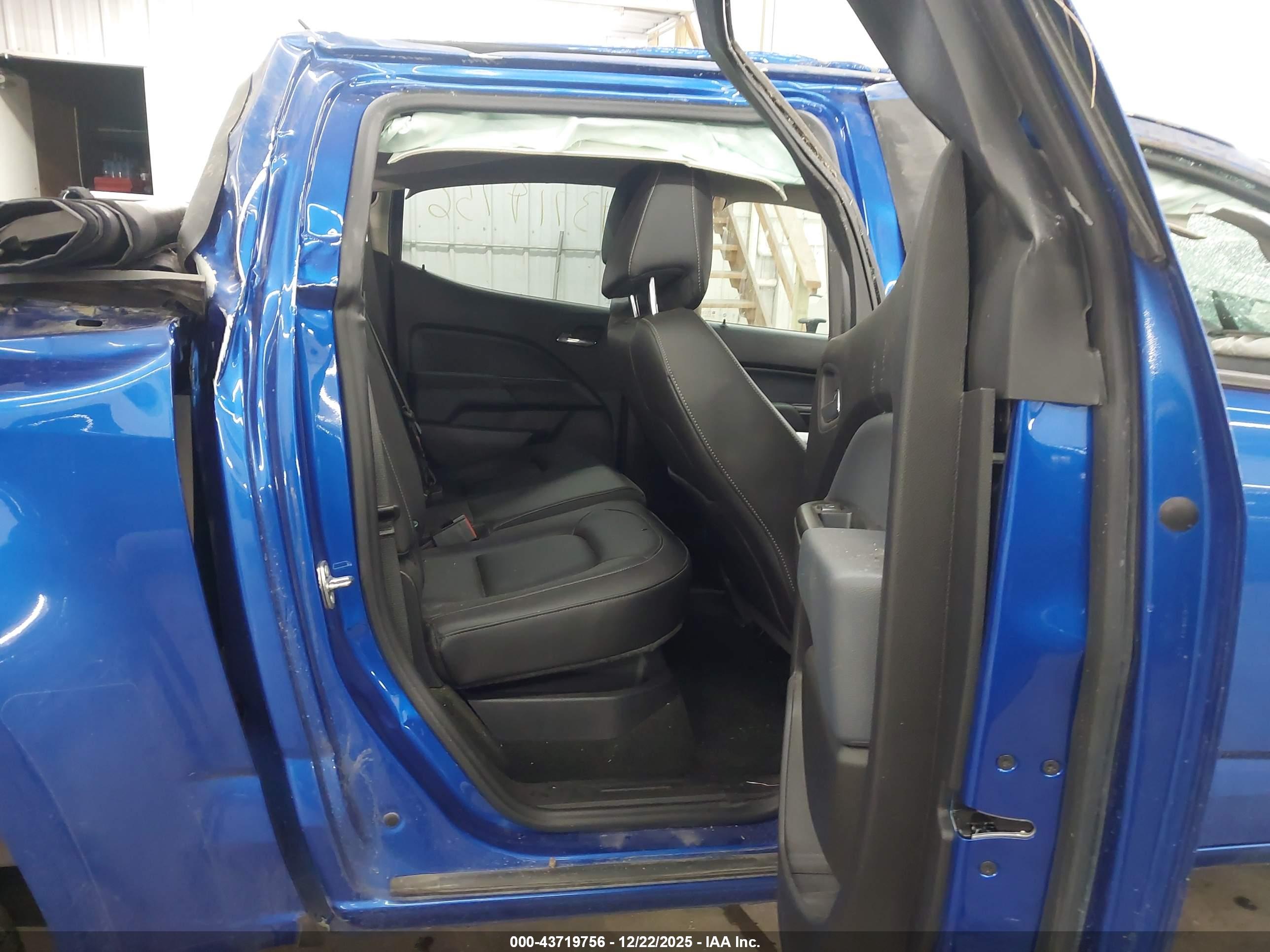 CHEVROLET COLORADO image 8