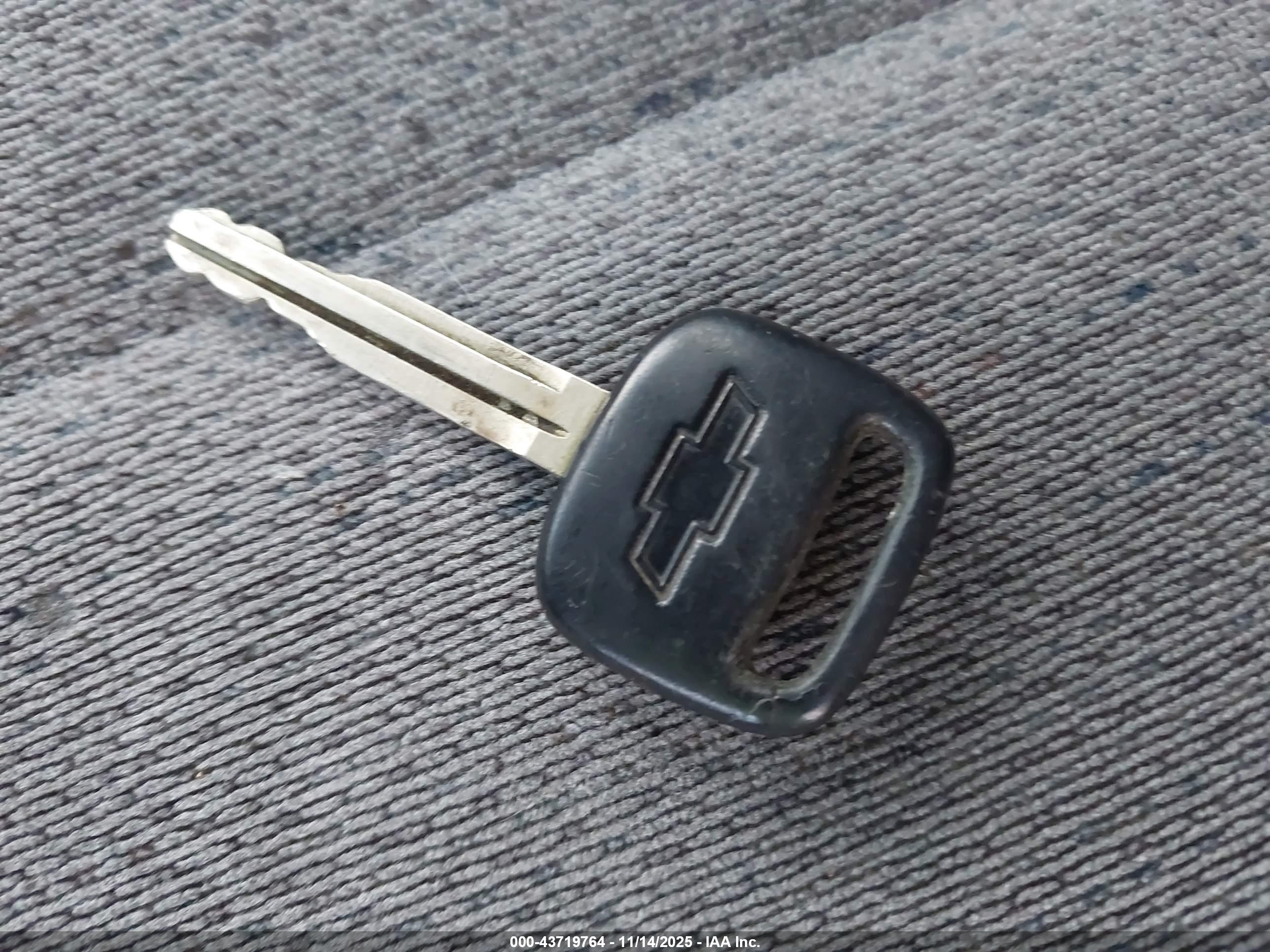 CHEVROLET PRIZM image 11