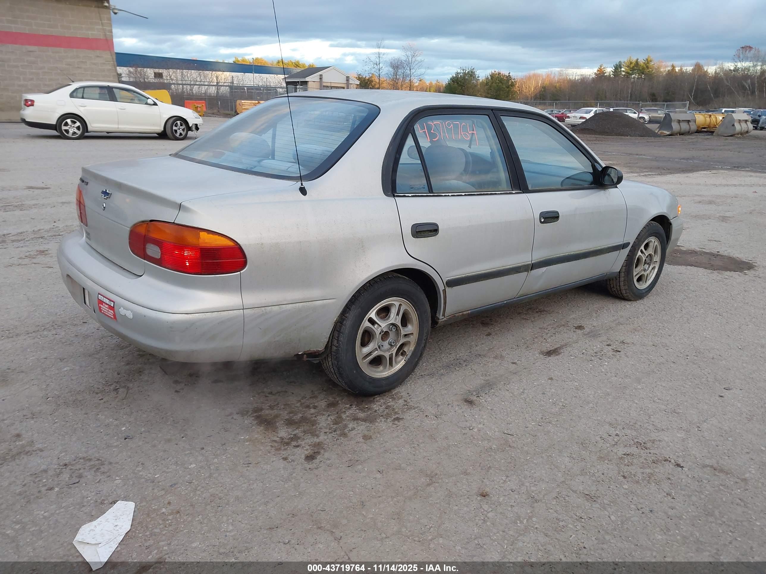 CHEVROLET PRIZM image 4