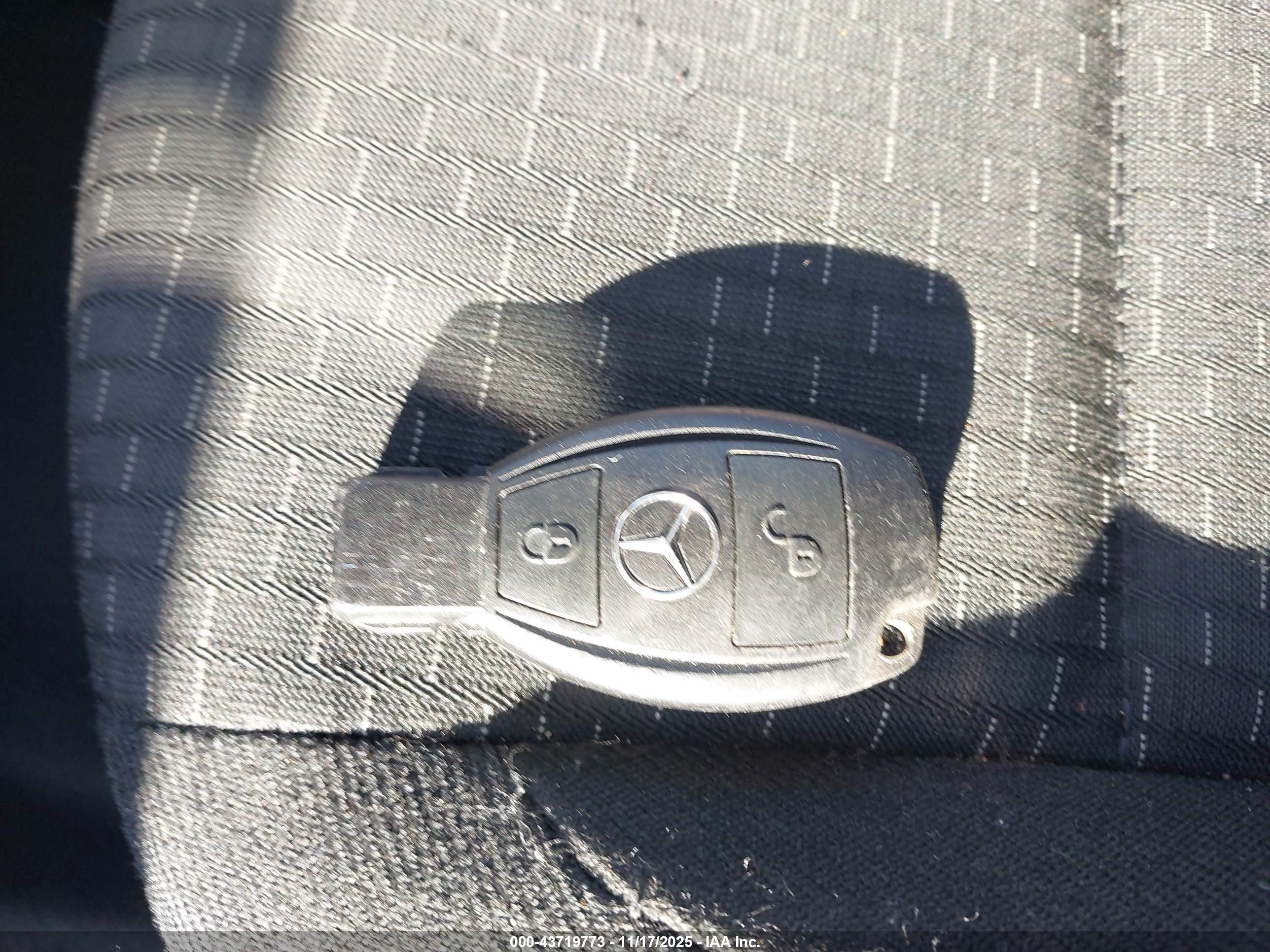 MERCEDES-BENZ METRIS image 11