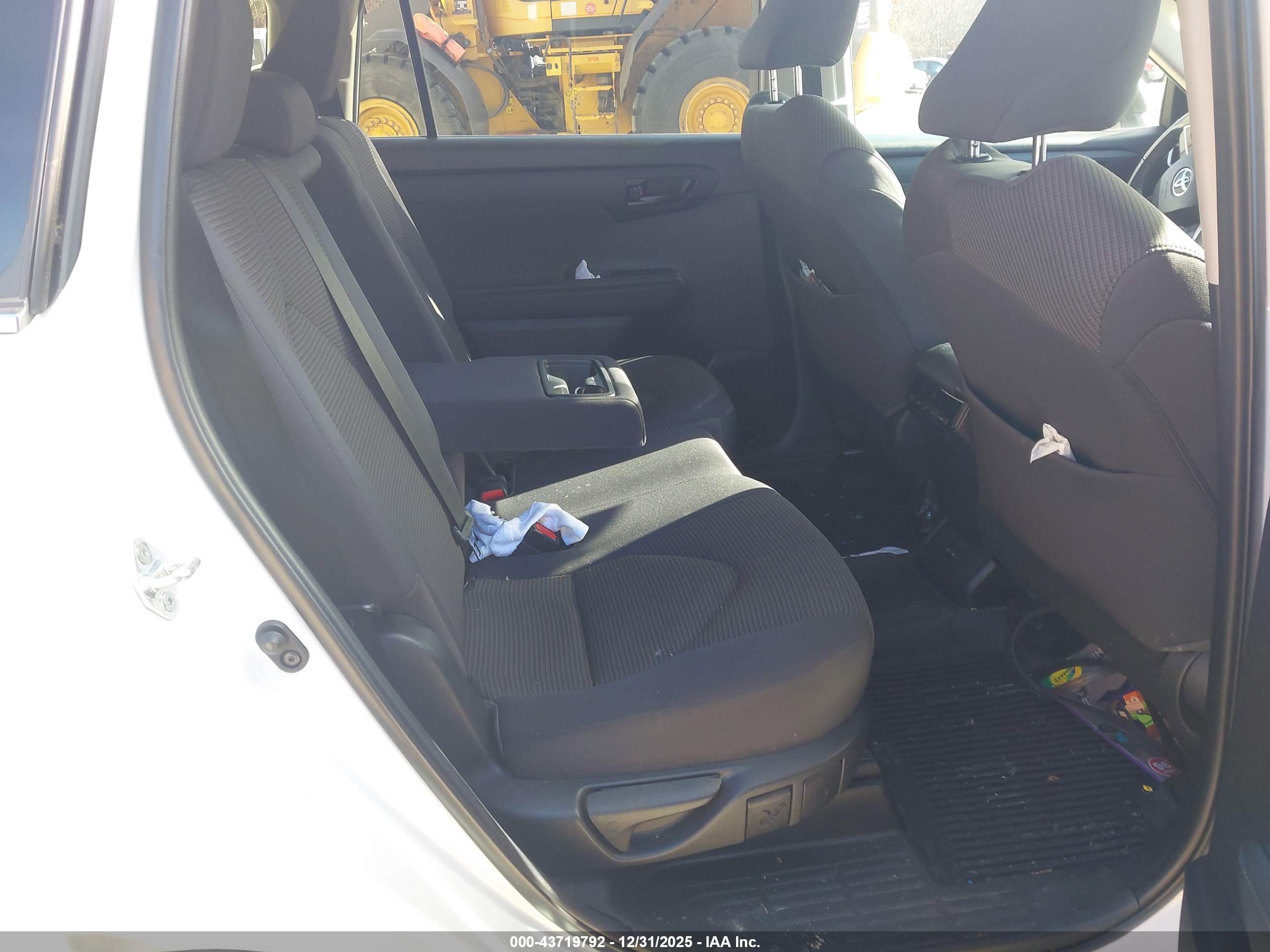 TOYOTA HIGHLANDER image 8