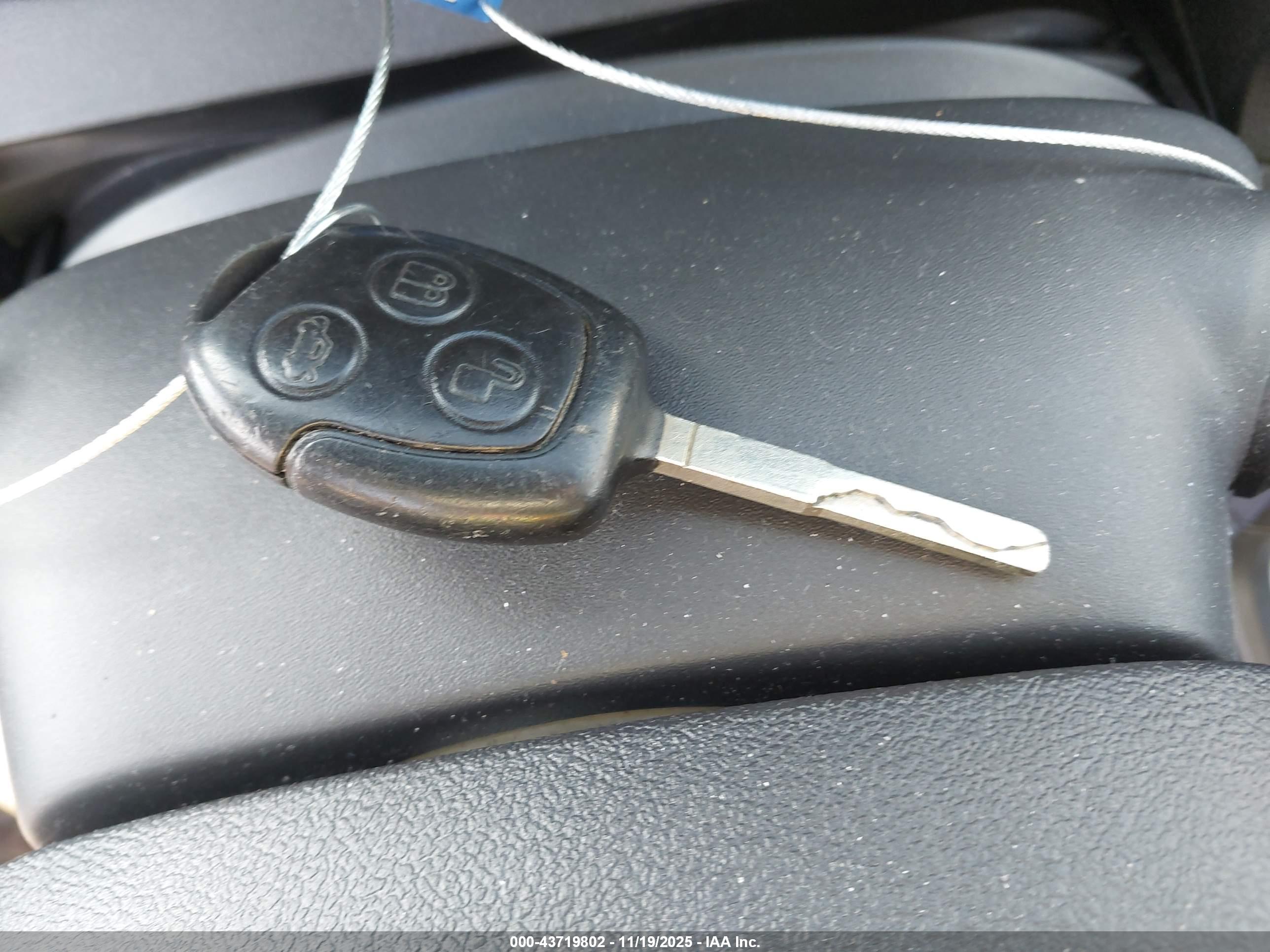FORD FIESTA image 11