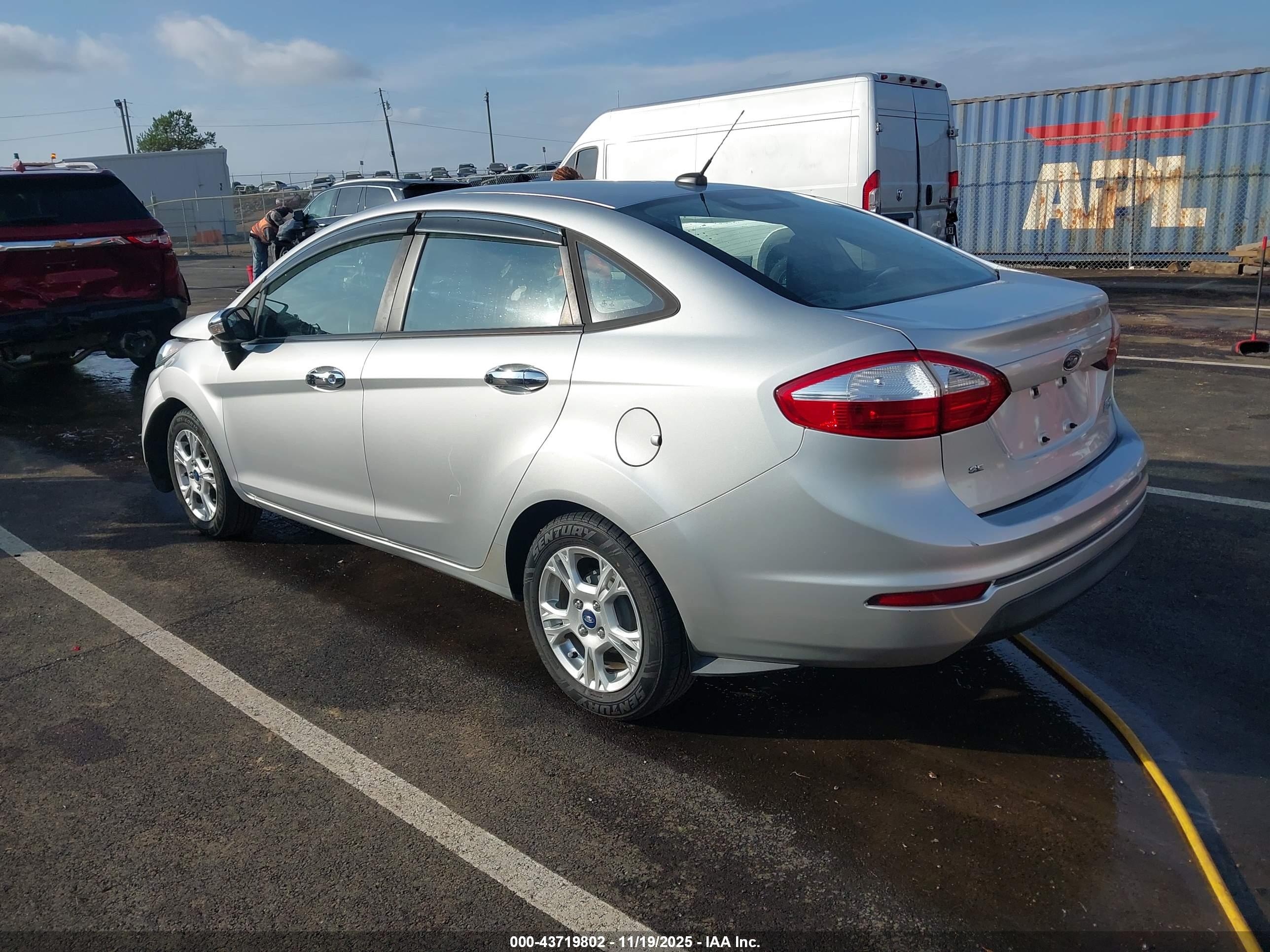 FORD FIESTA image 3
