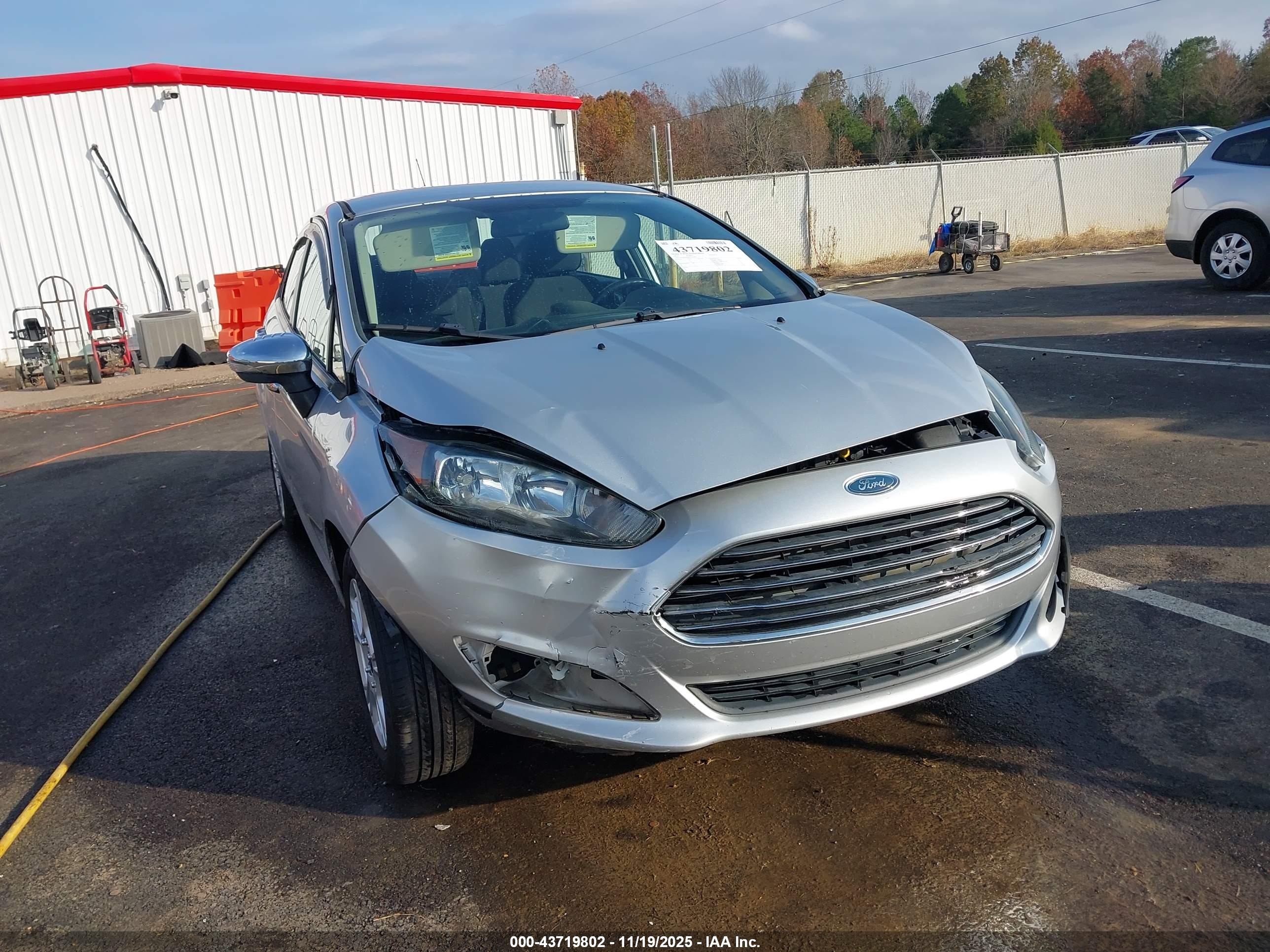 FORD FIESTA image 6
