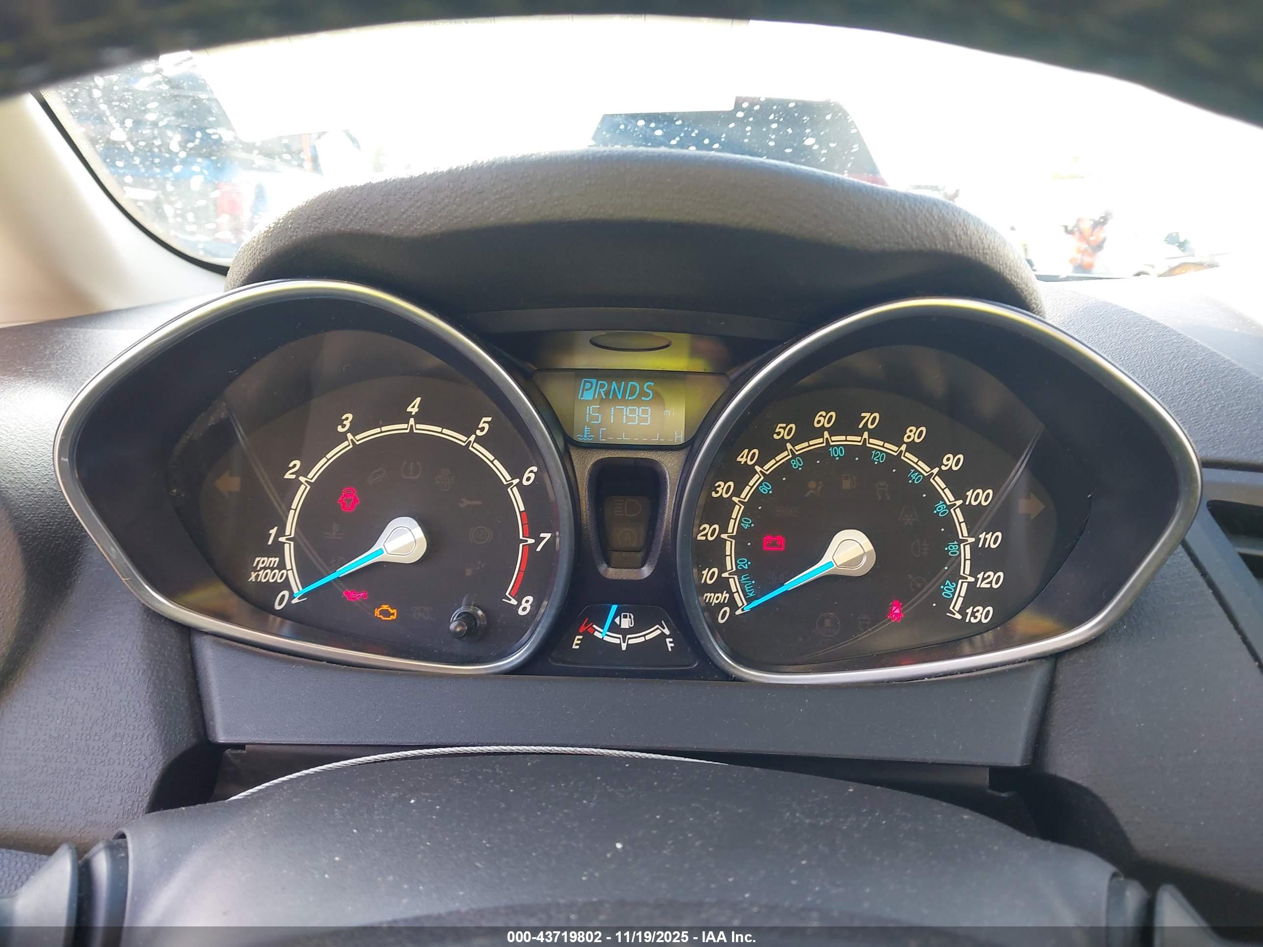 FORD FIESTA image 7