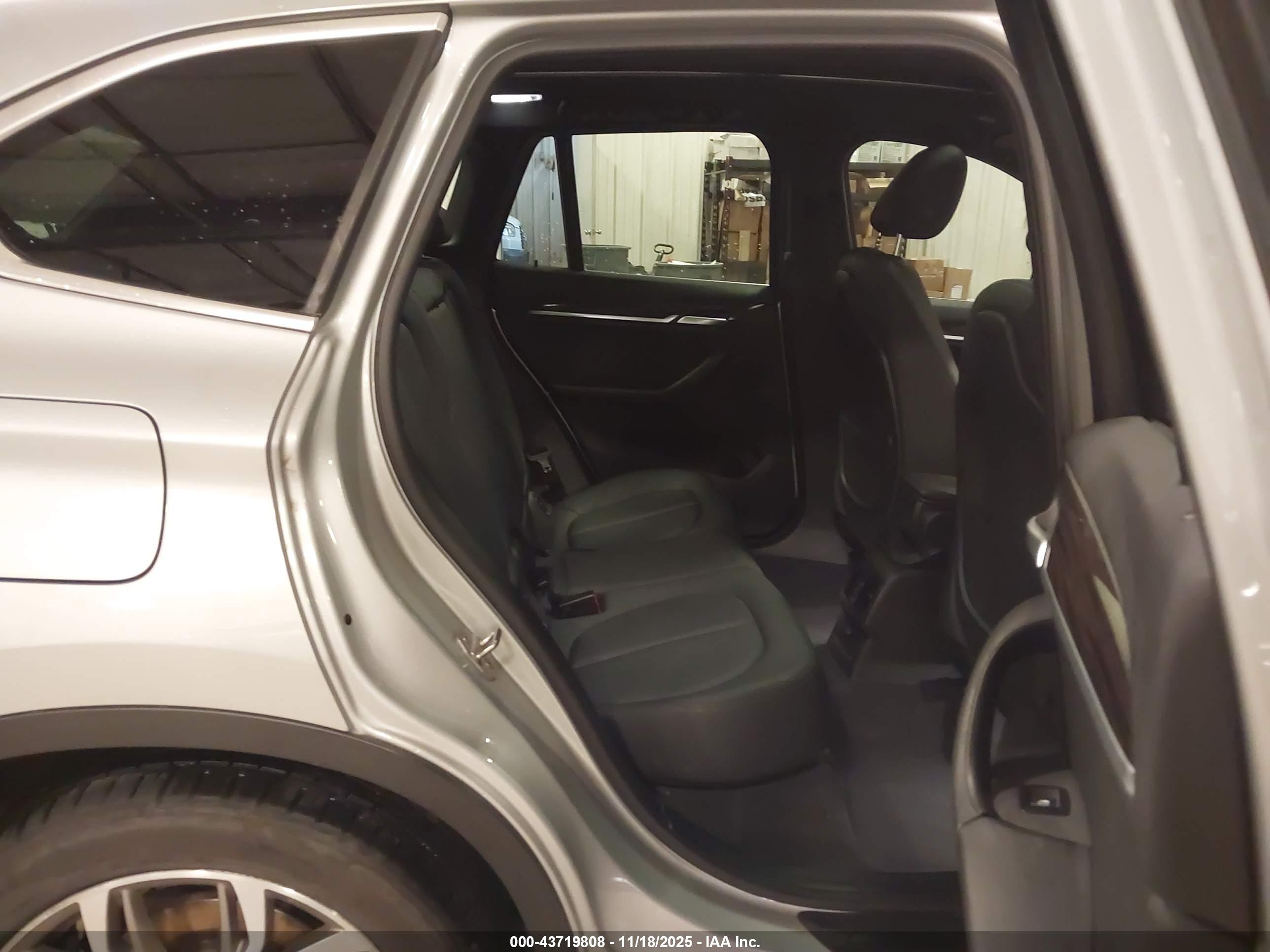 BMW X1 image 8