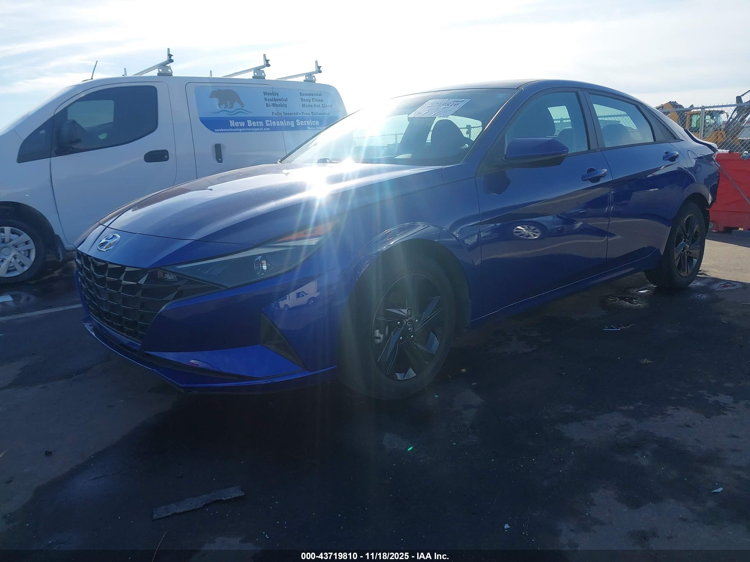 HYUNDAI ELANTRA image 2