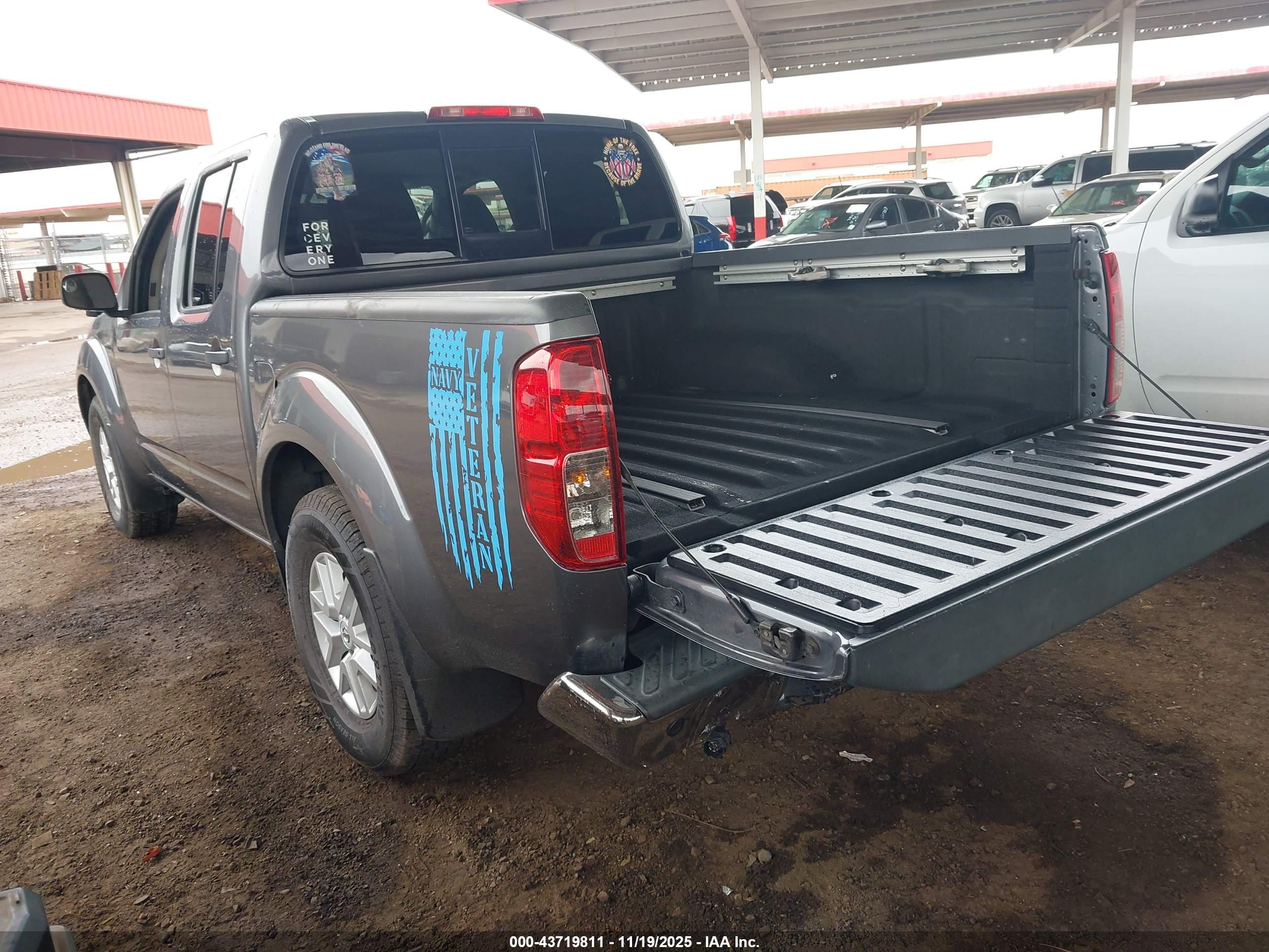 NISSAN FRONTIER image 3