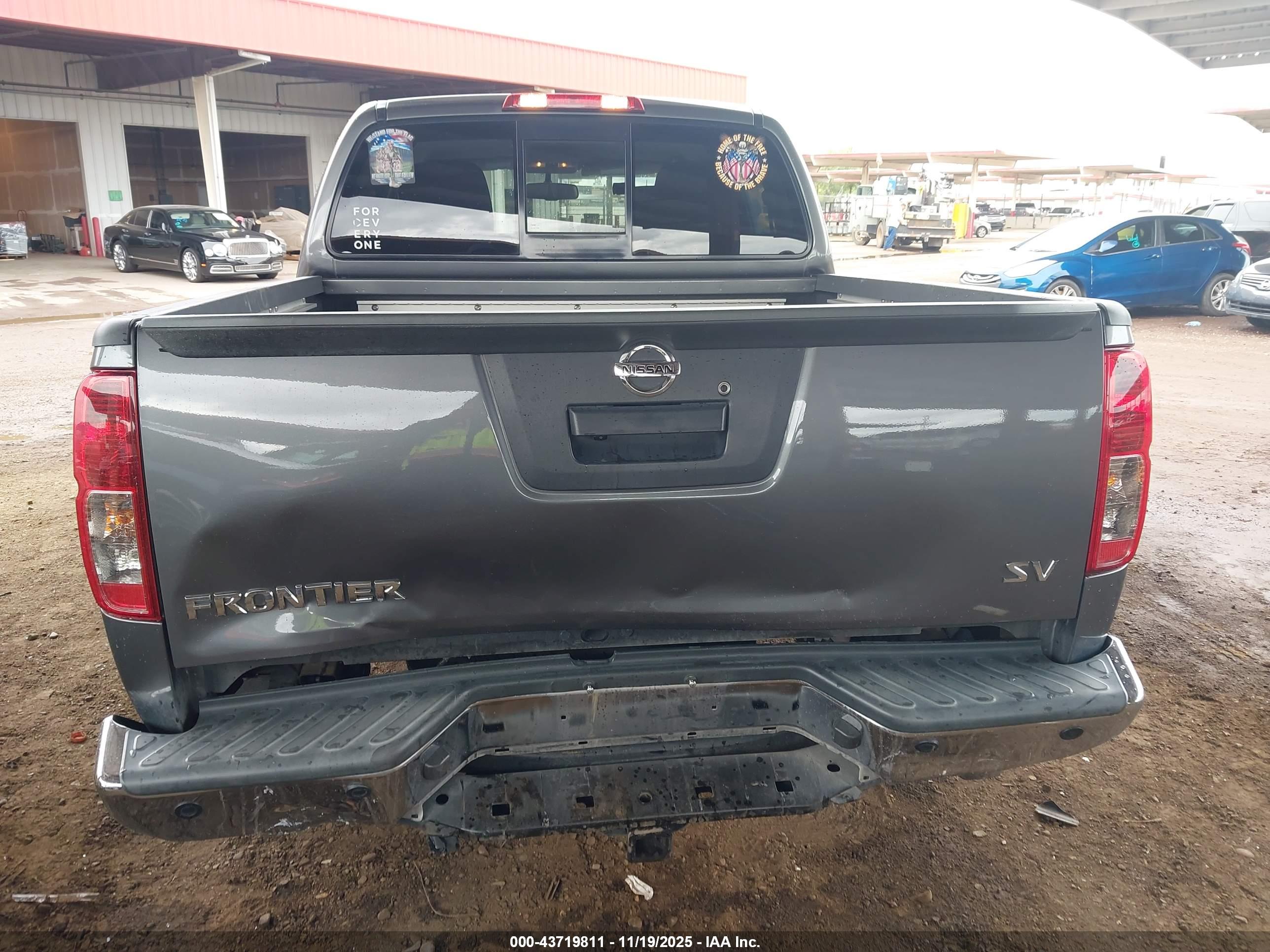 NISSAN FRONTIER image 6