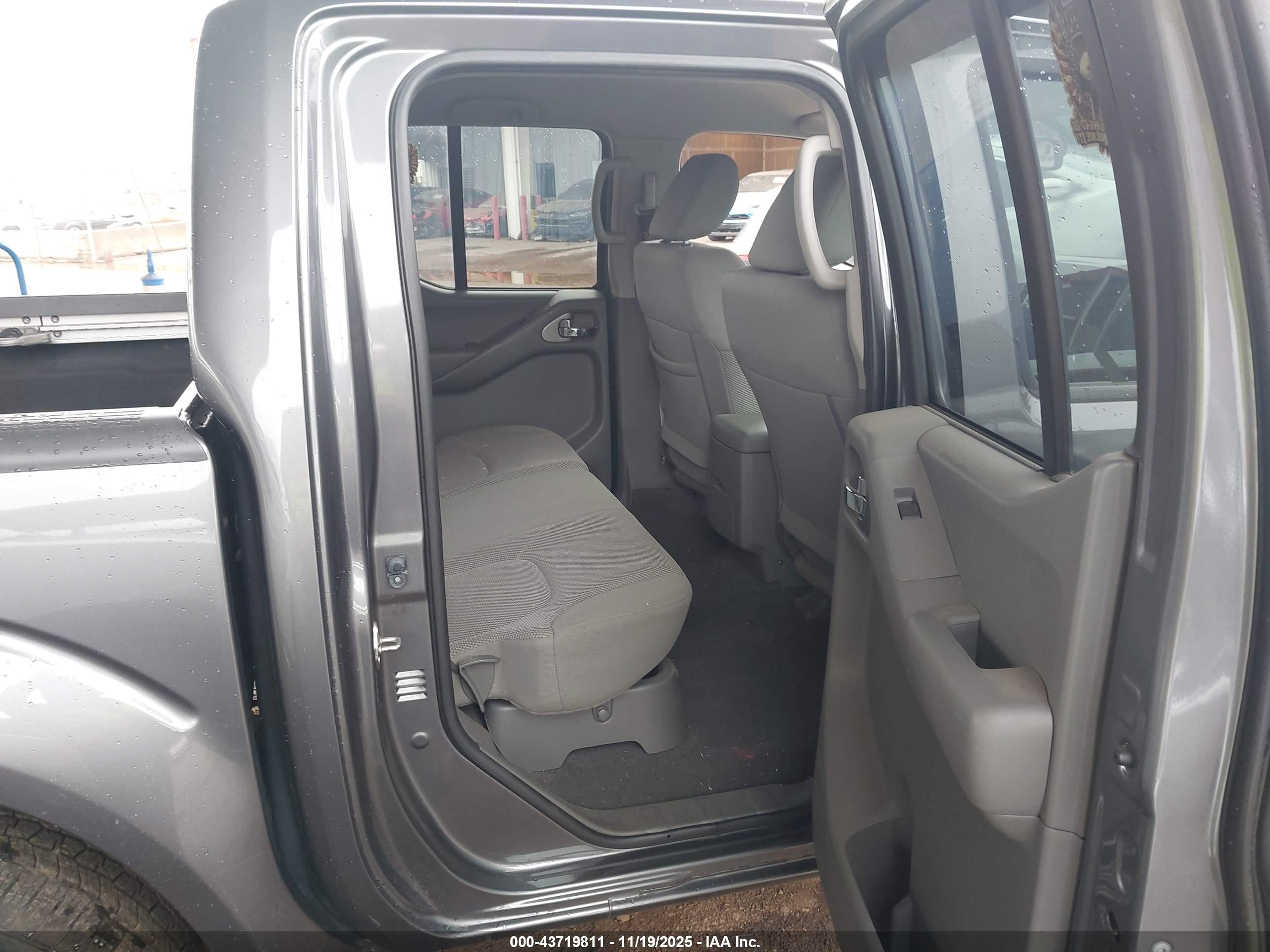 NISSAN FRONTIER image 8