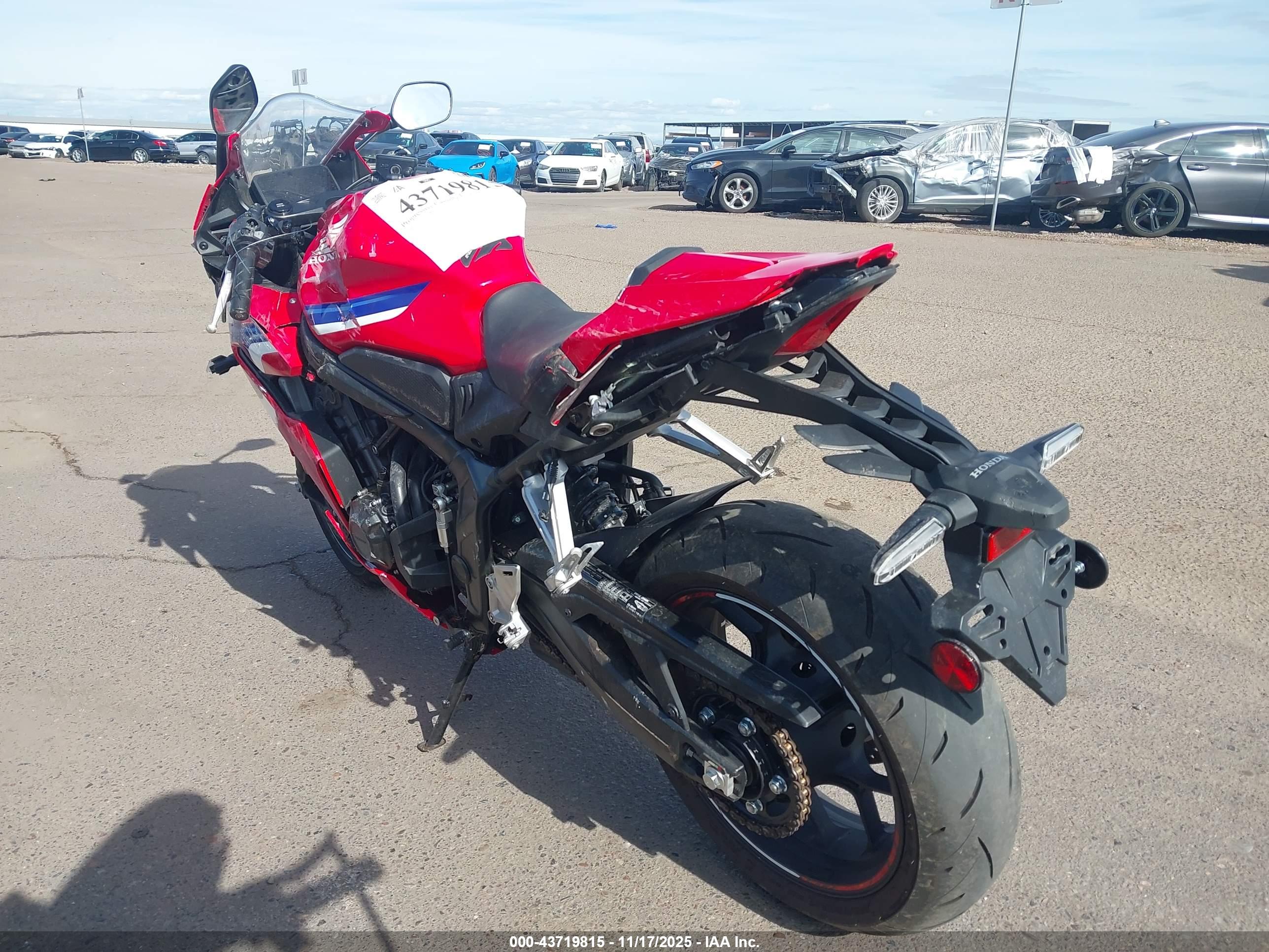 HONDA CBR650 image 3