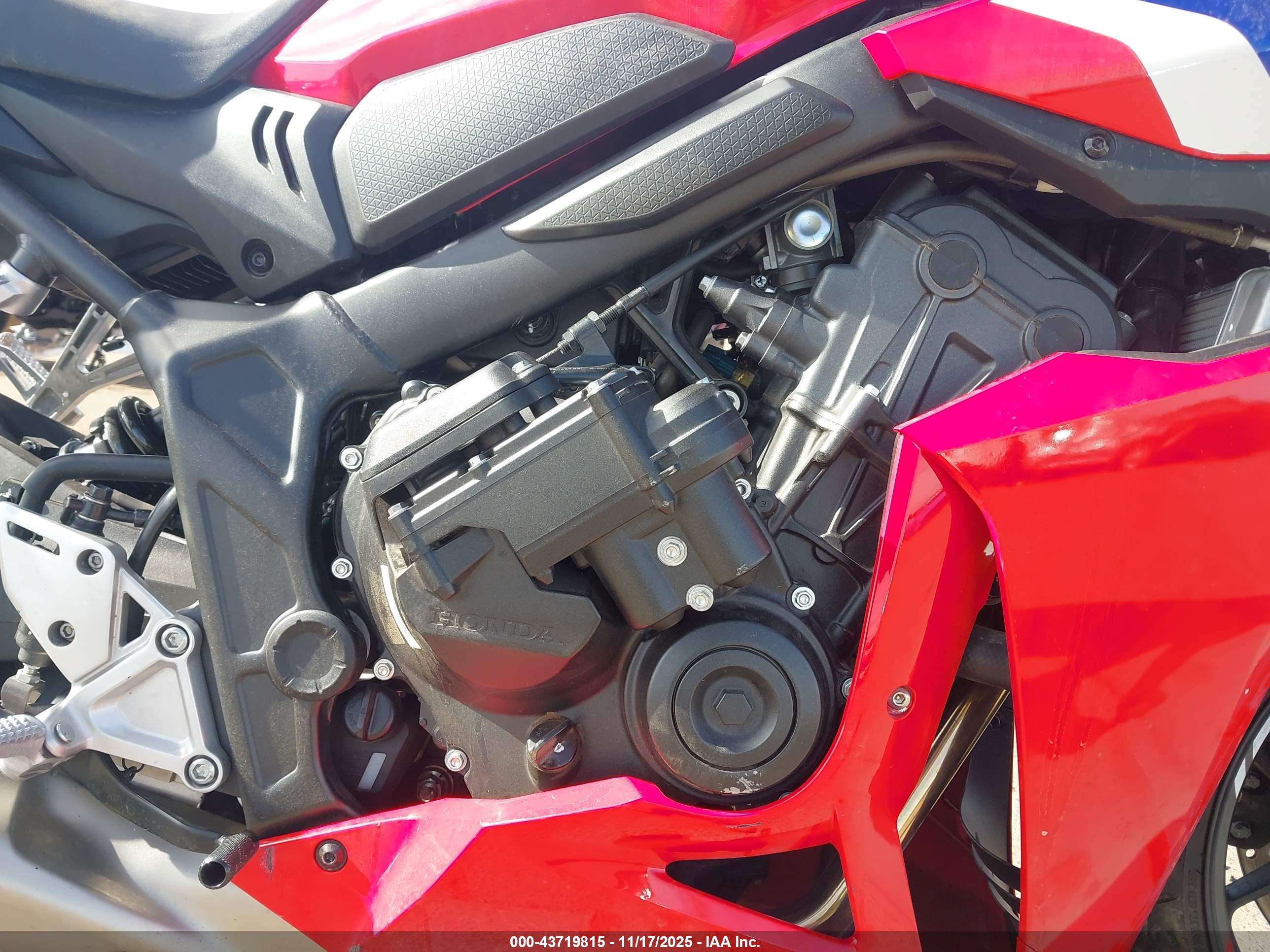 HONDA CBR650 image 8