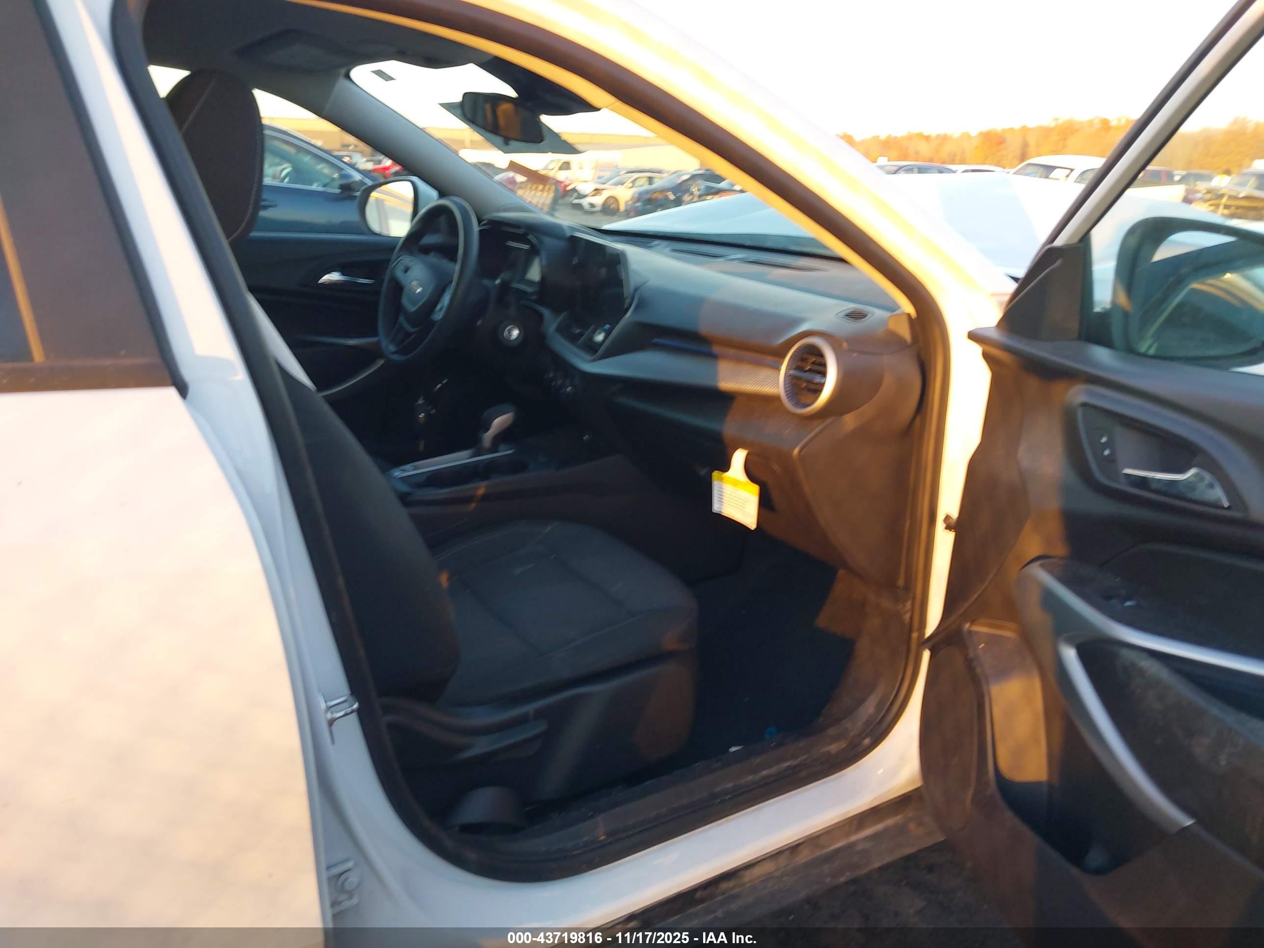 CHEVROLET TRAX image 5