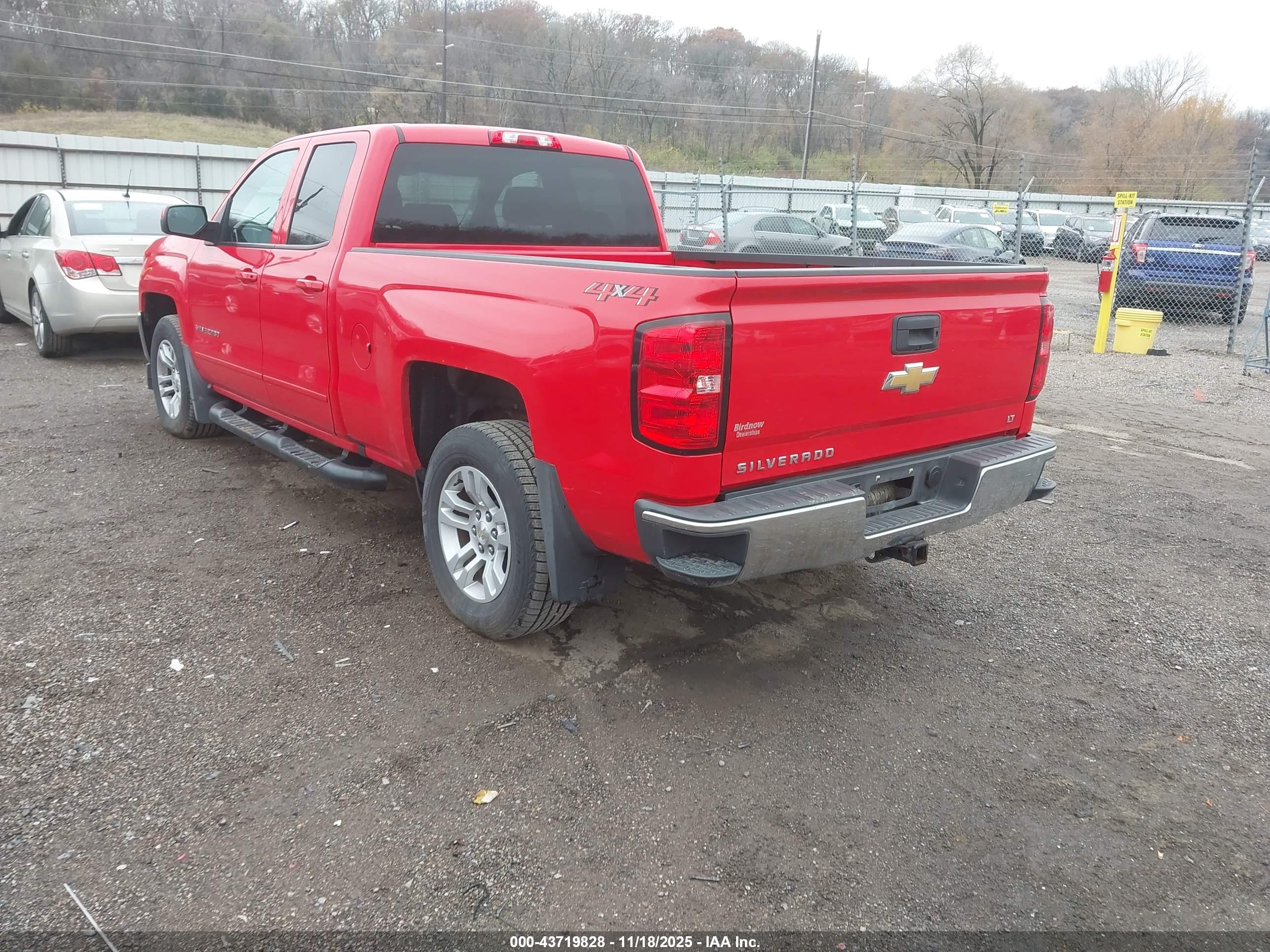 CHEVROLET SILVERADO image 3