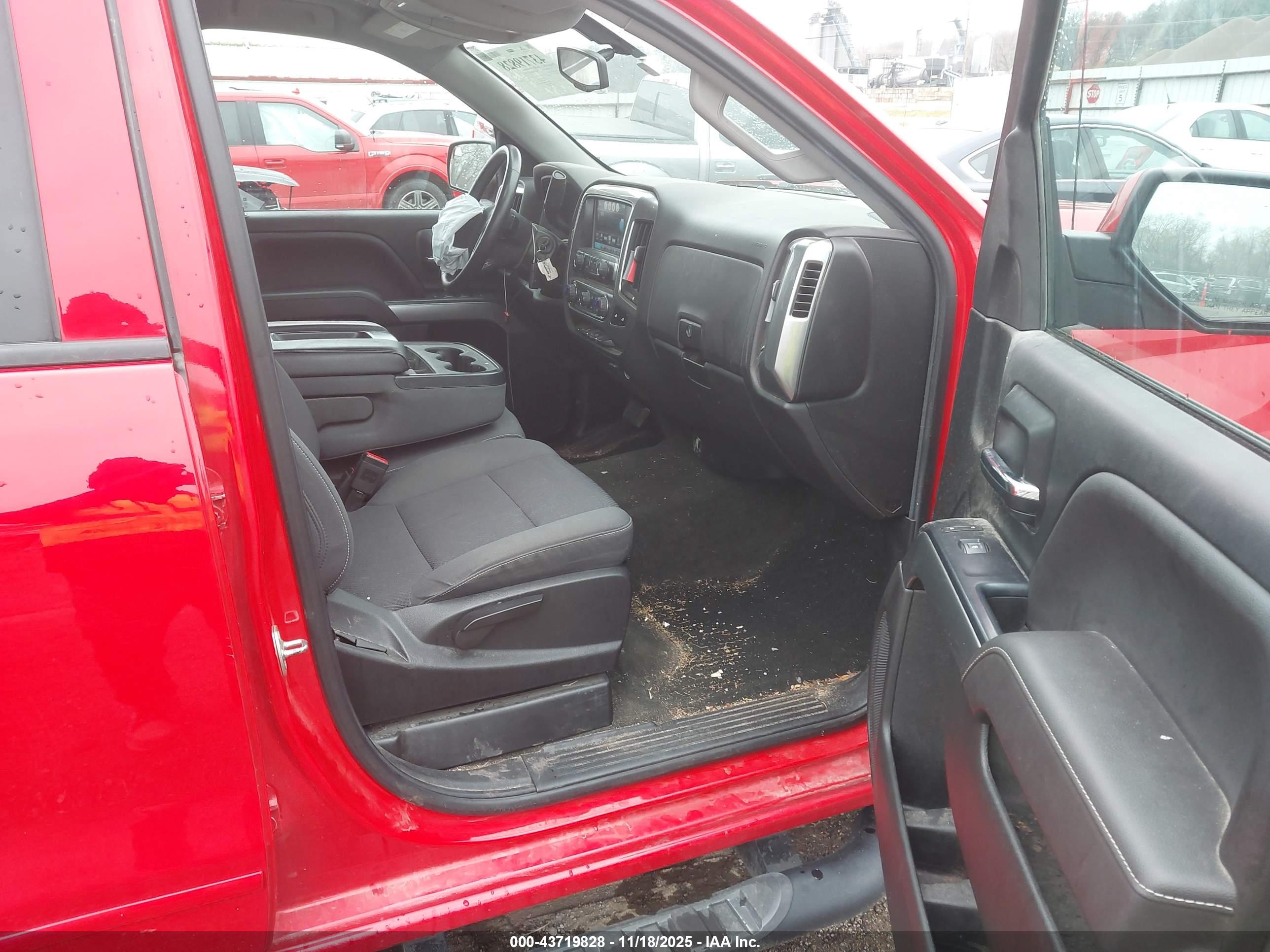 CHEVROLET SILVERADO image 5