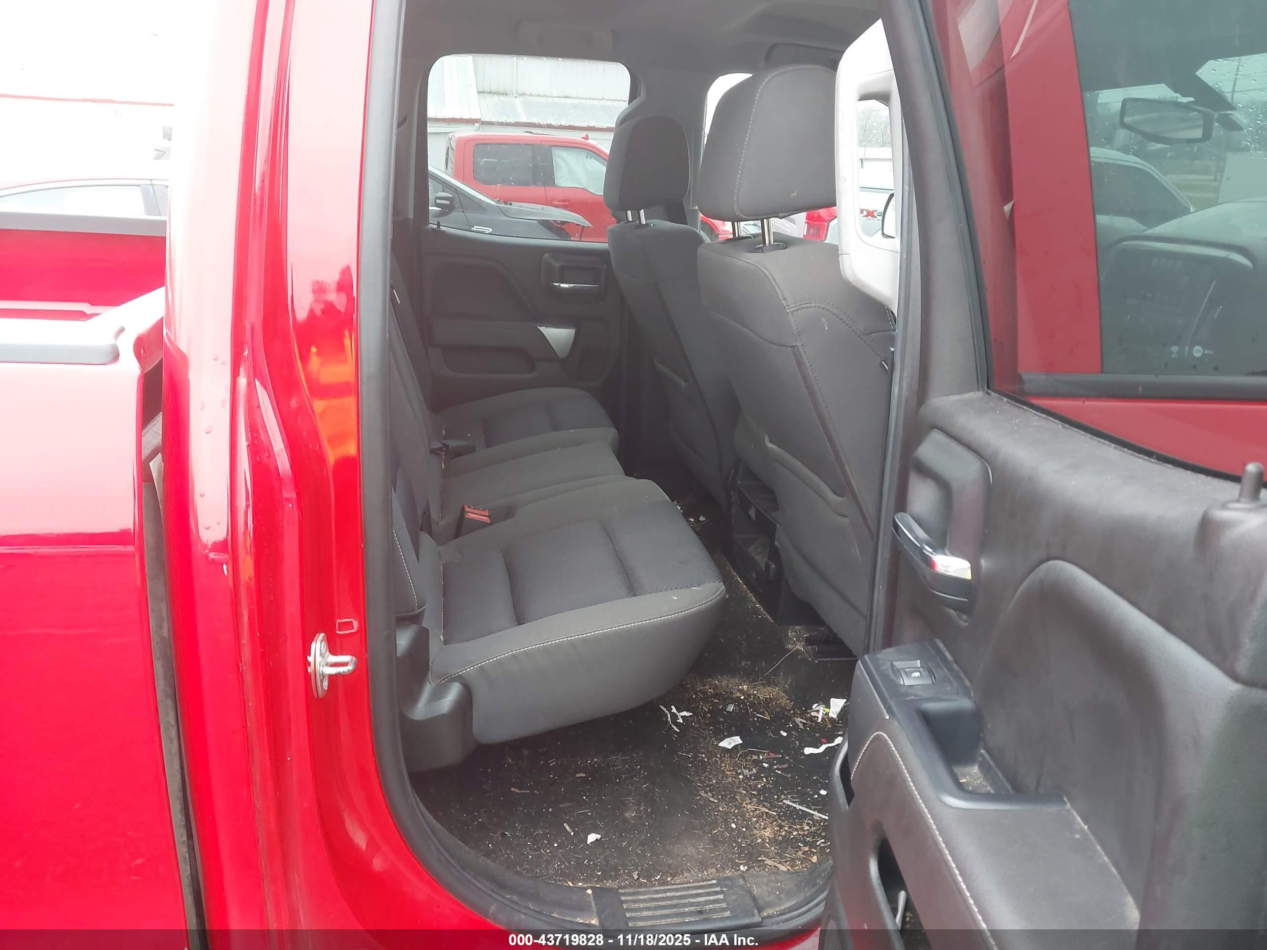 CHEVROLET SILVERADO image 8