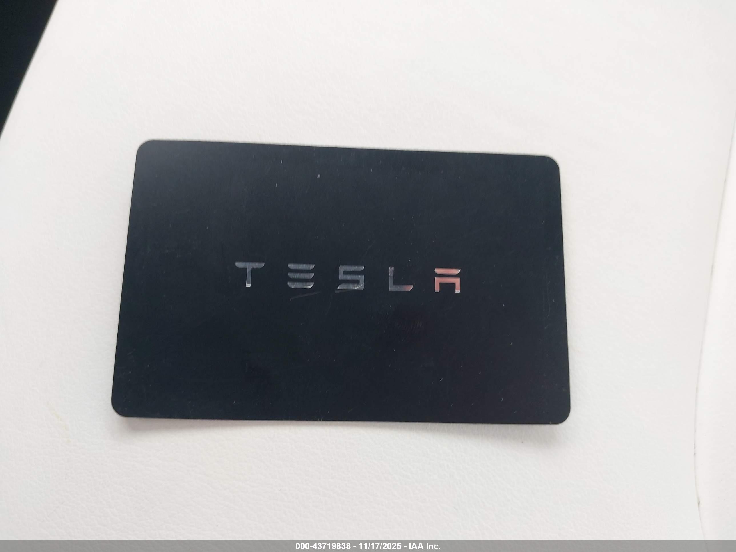 TESLA MODEL image 11