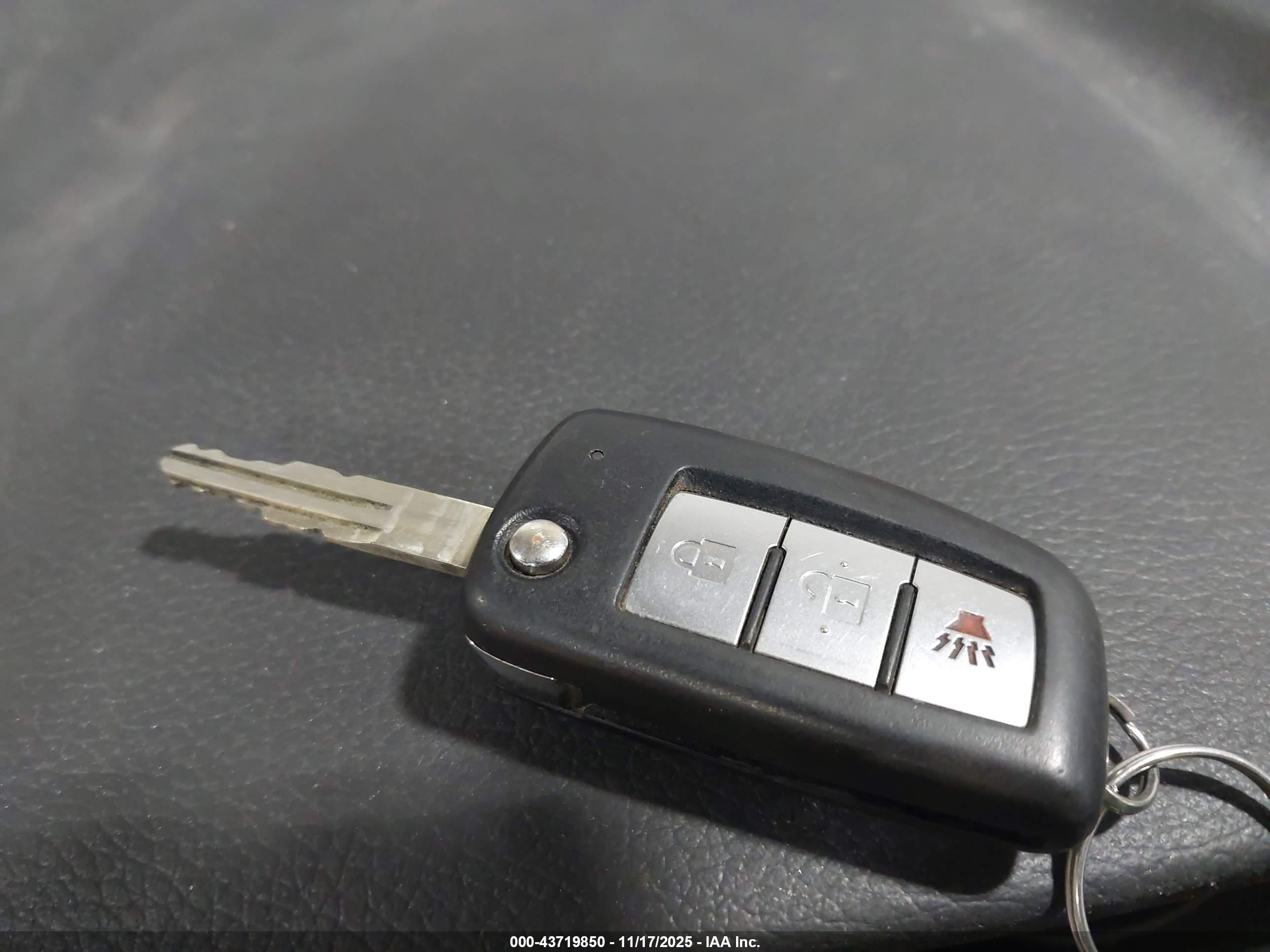 NISSAN ROGUE image 11