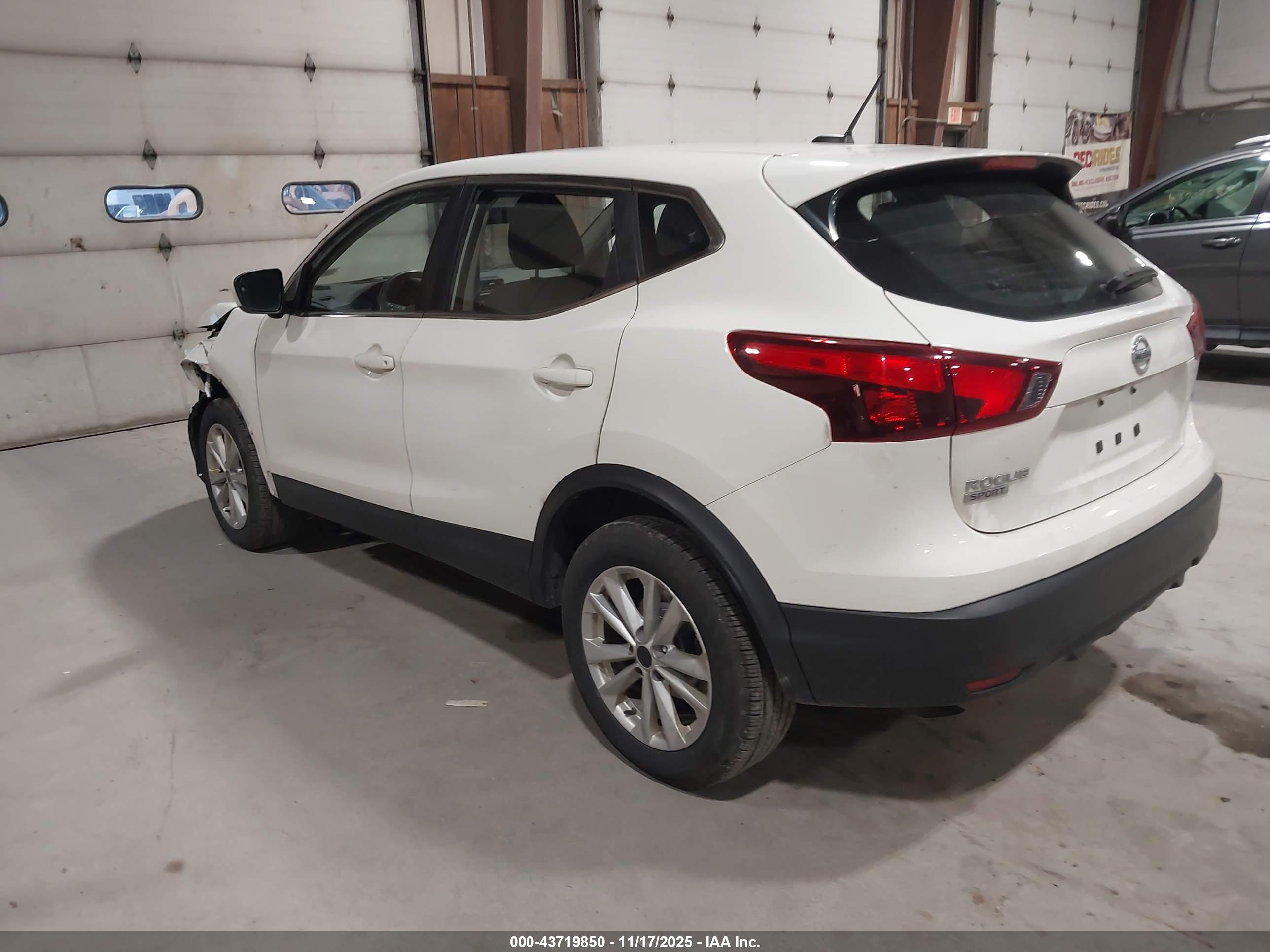 NISSAN ROGUE image 3