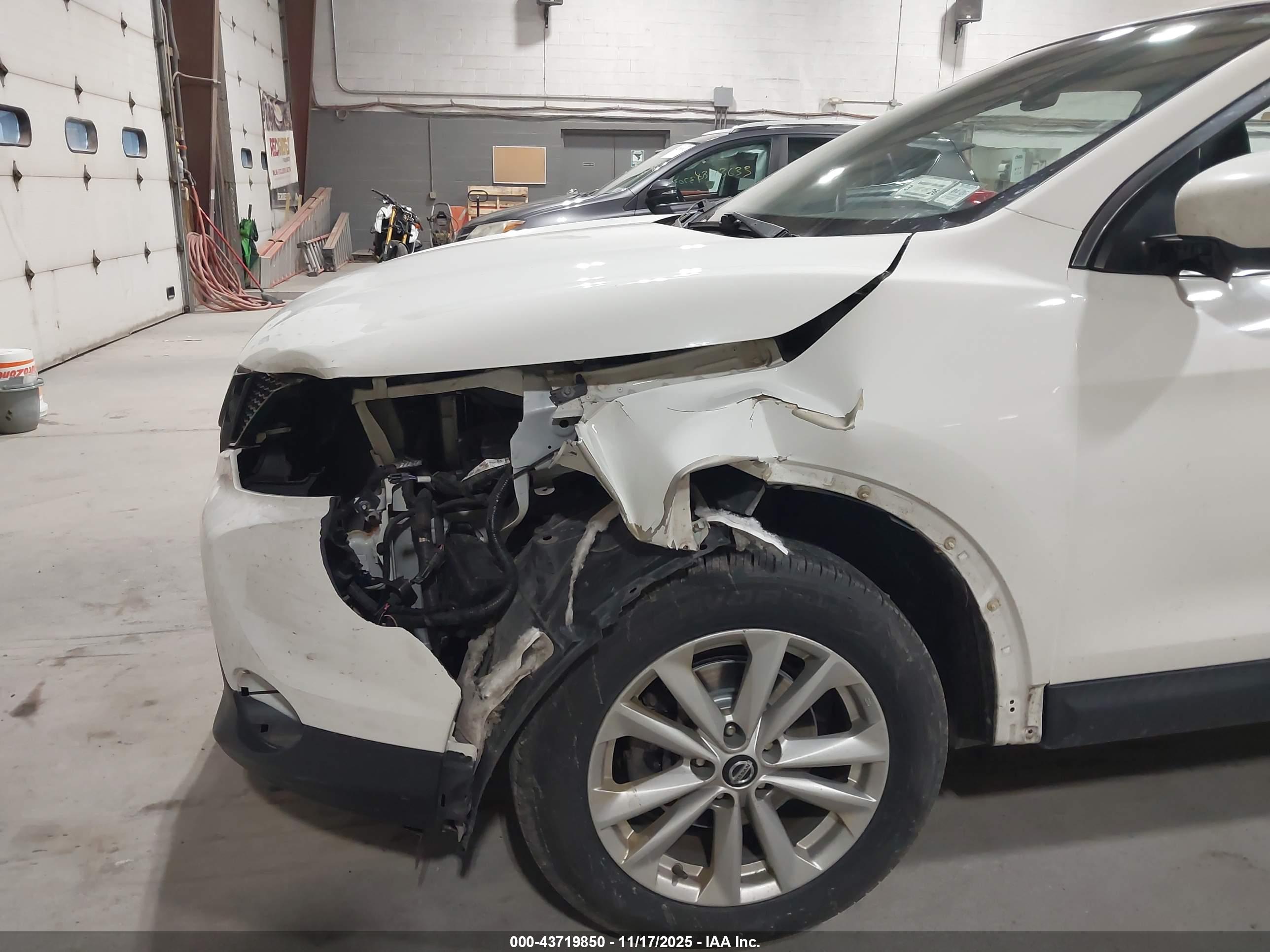 NISSAN ROGUE image 6