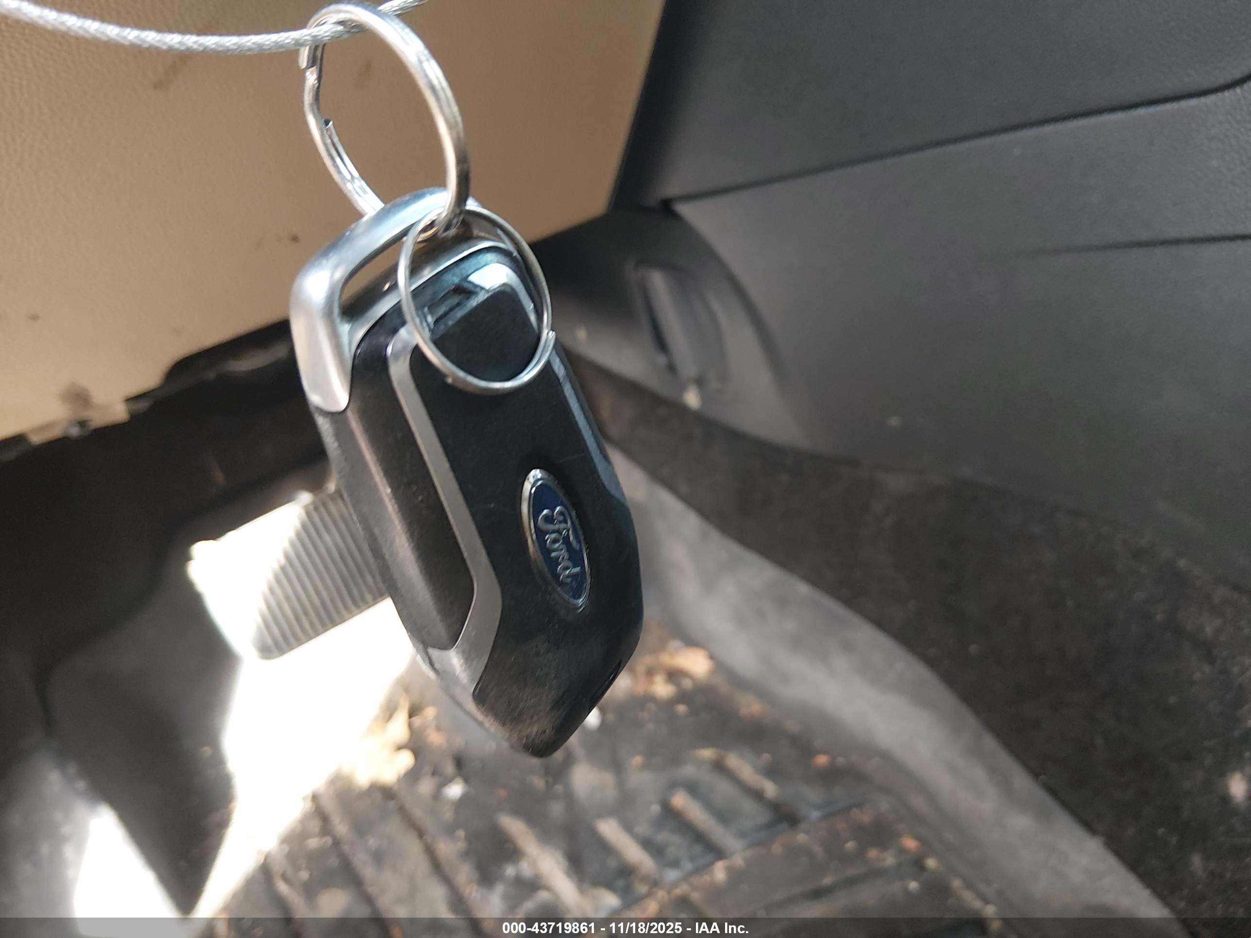 FORD EXPLORER image 11