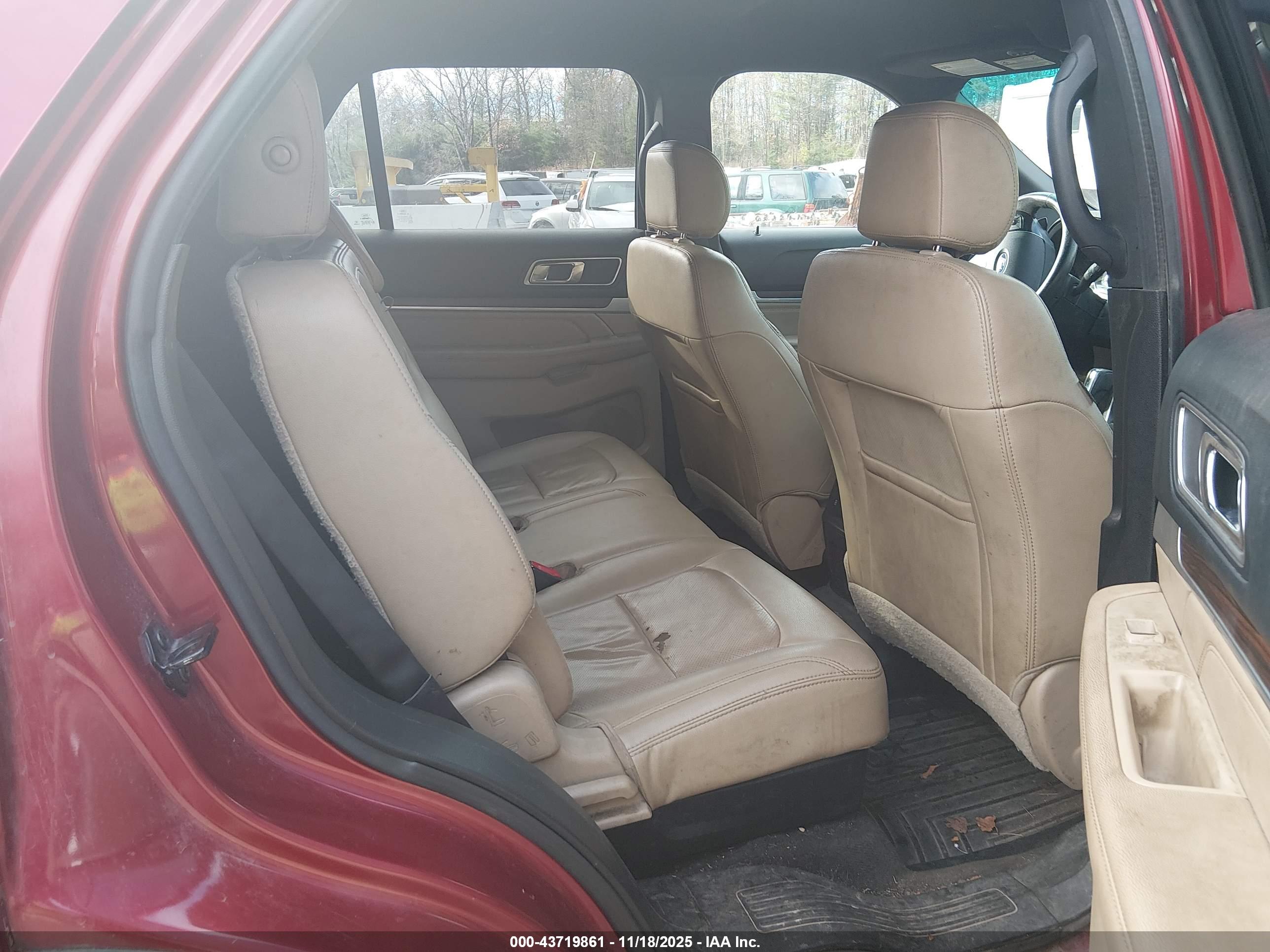 FORD EXPLORER image 8