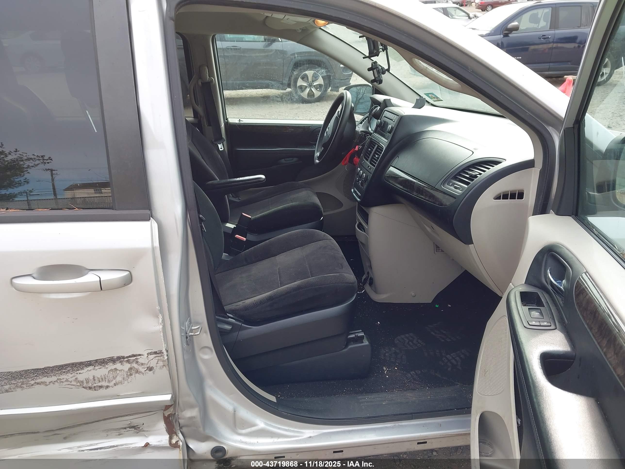 DODGE GRAND image 5