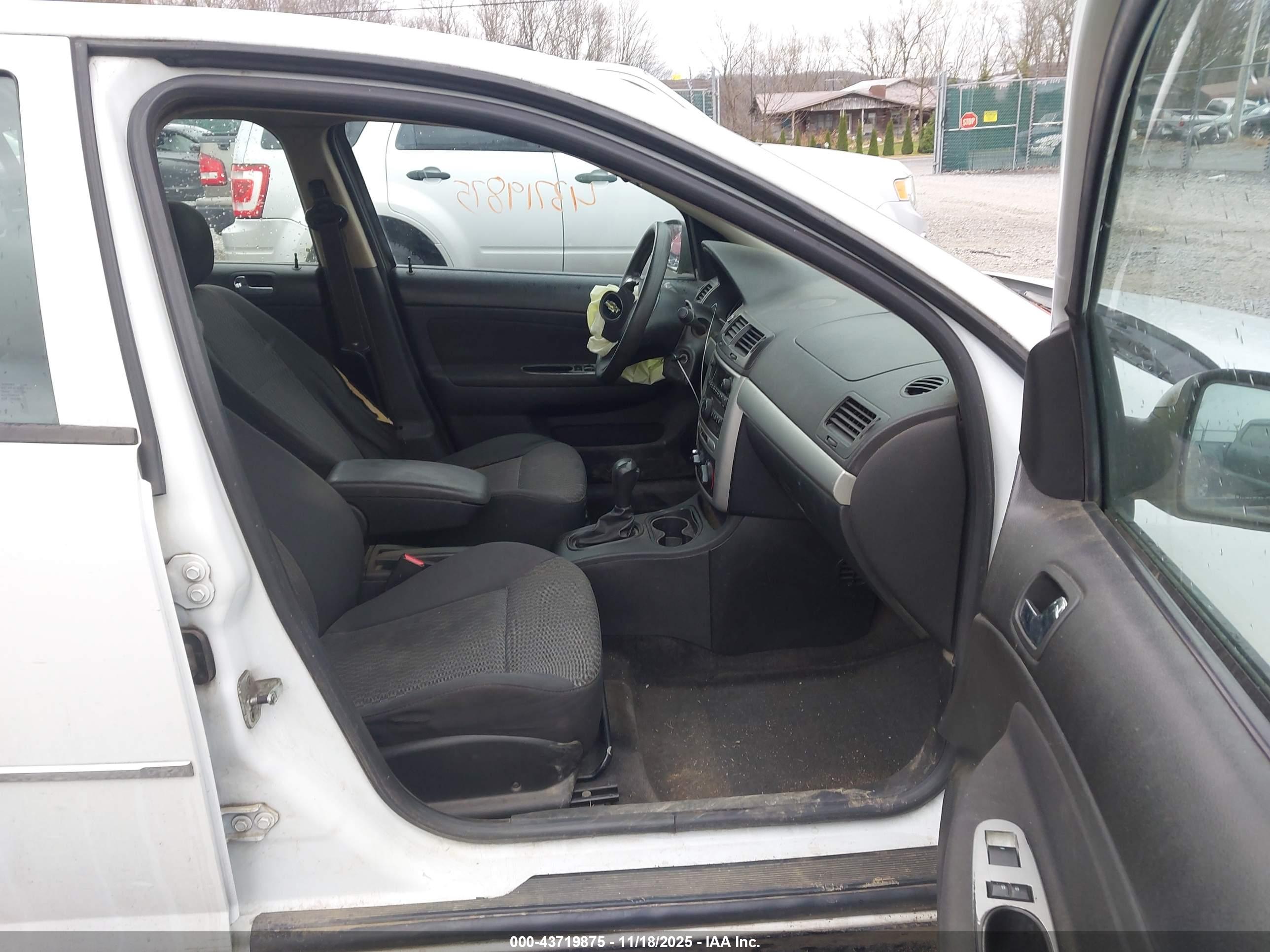 CHEVROLET COBALT image 5