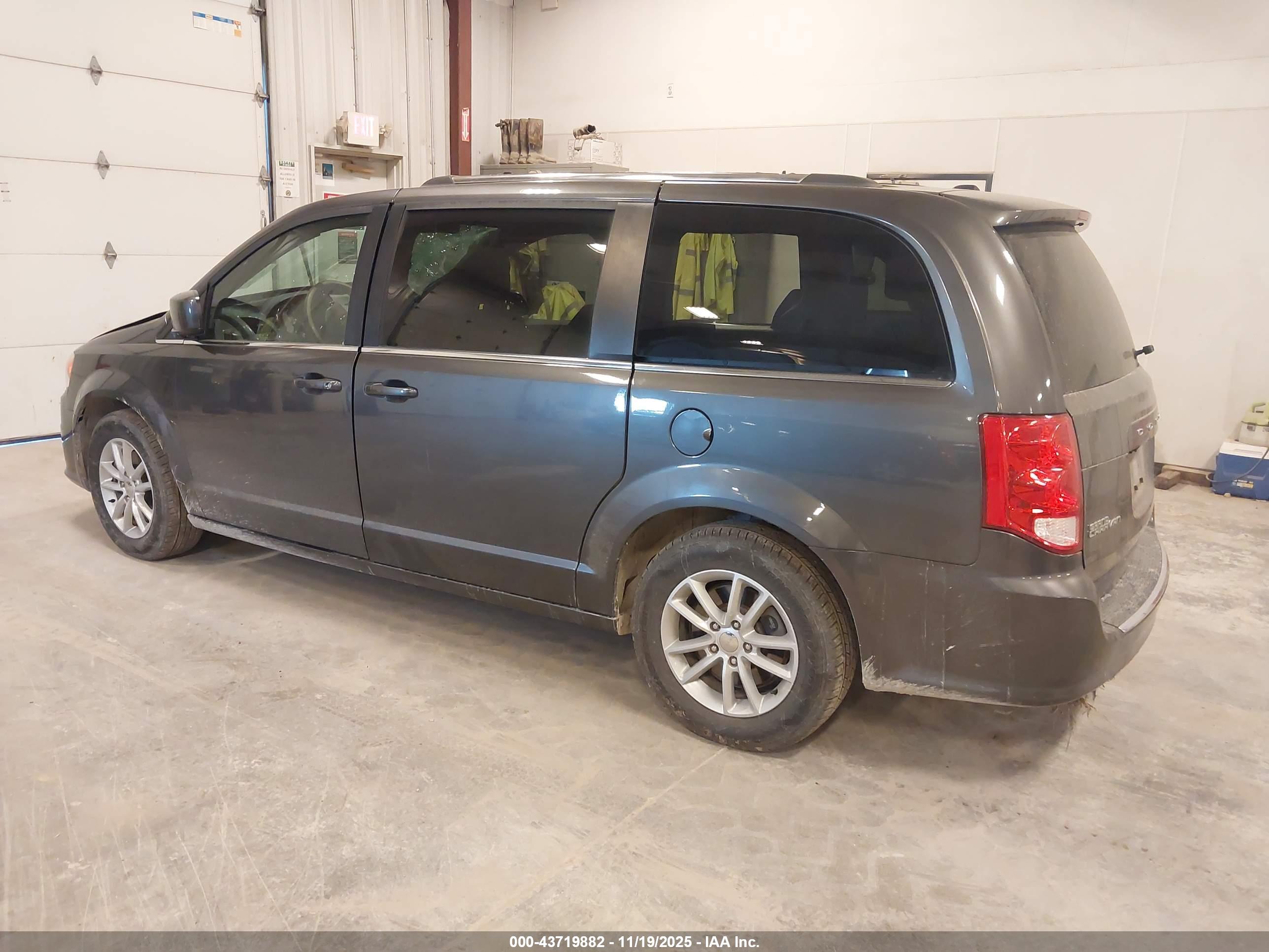 DODGE GRAND image 3