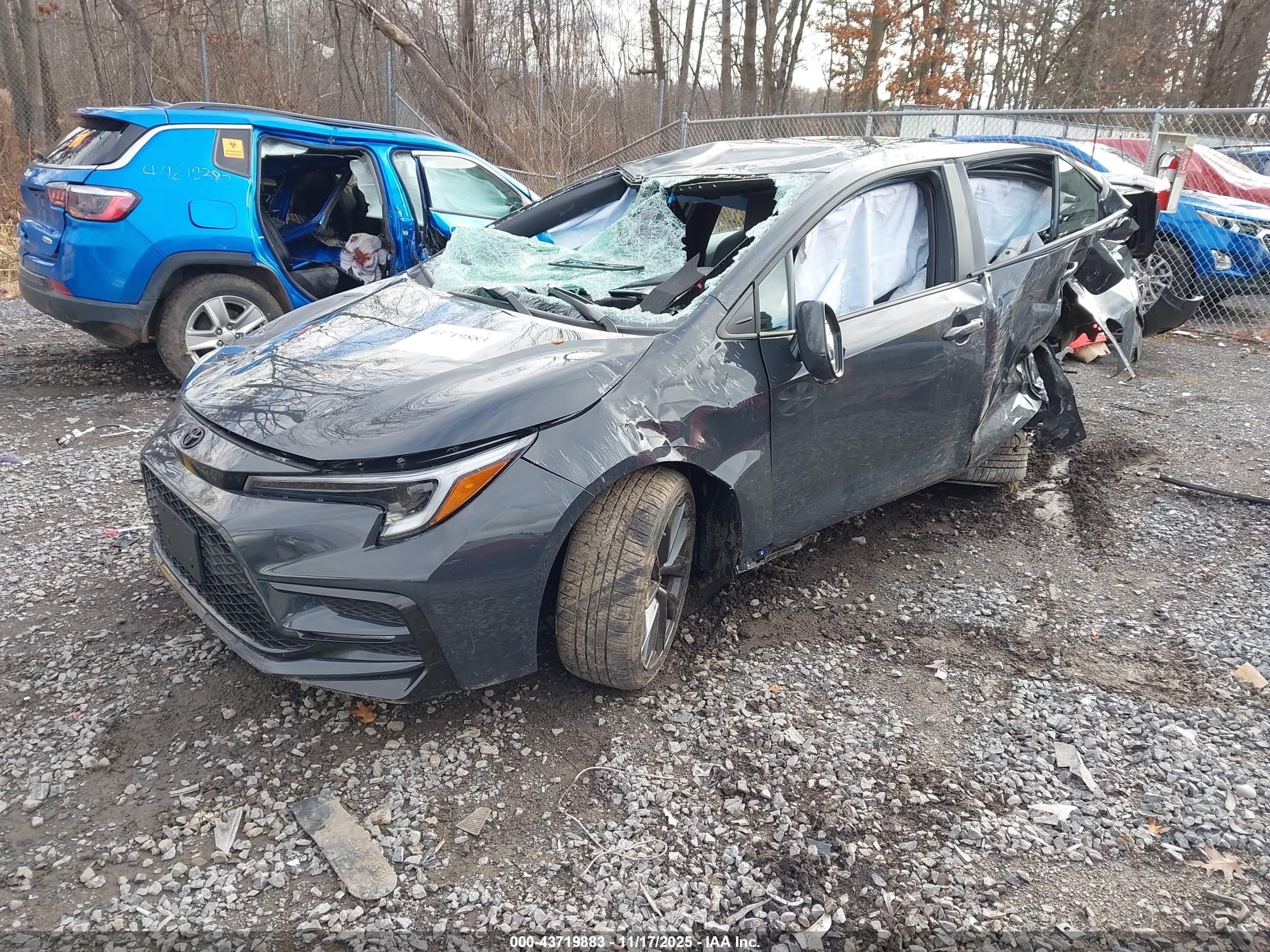 TOYOTA COROLLA image 2